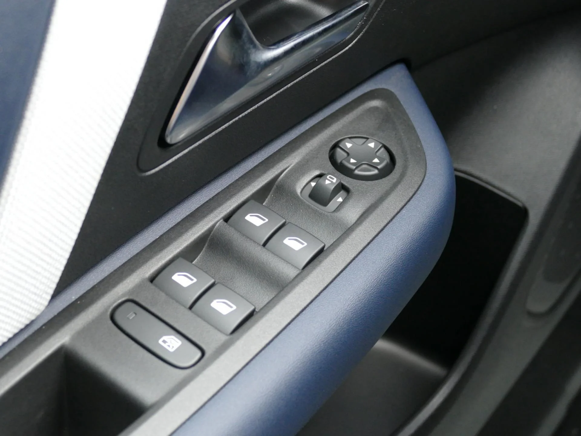 CITROEN C4 - Miniature 22 sur 32 - Cliquer pour voir cette photo