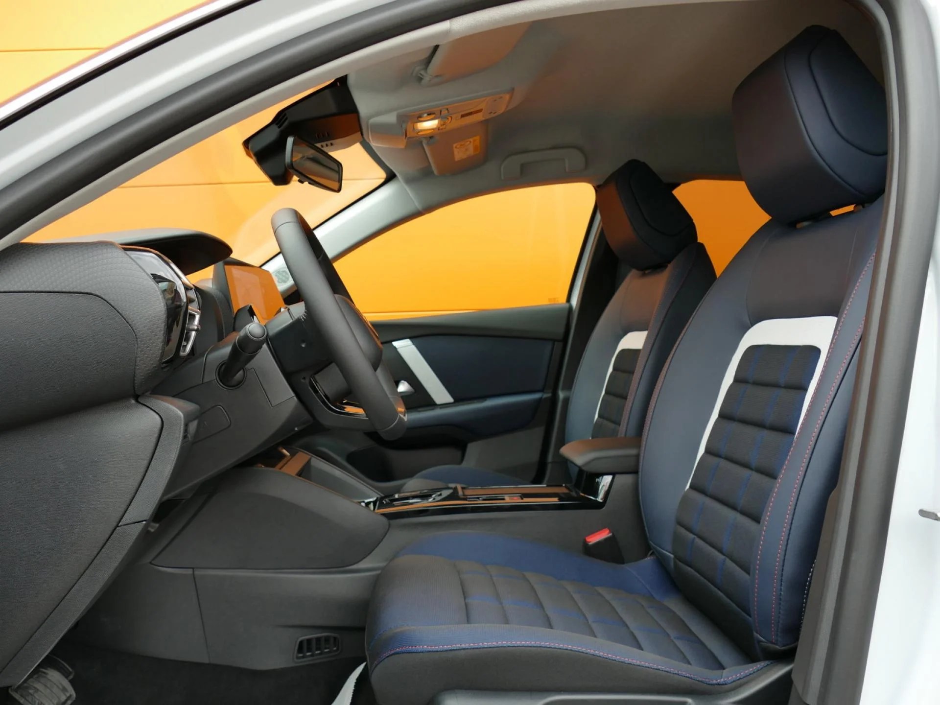 CITROEN C4 - Miniature 6 sur 32 - Cliquer pour voir cette photo