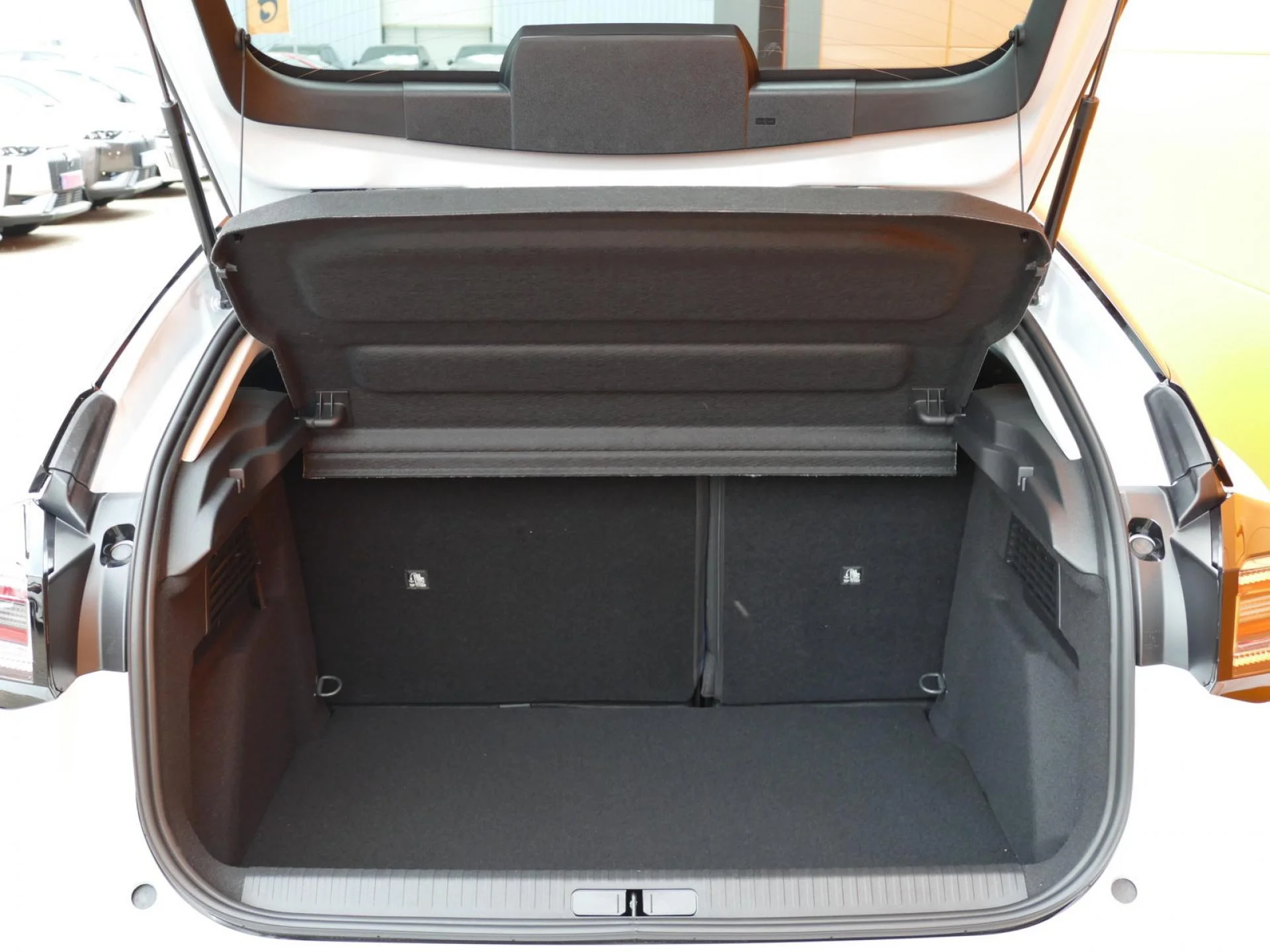 CITROEN C4 - Miniature 8 sur 32 - Cliquer pour voir cette photo