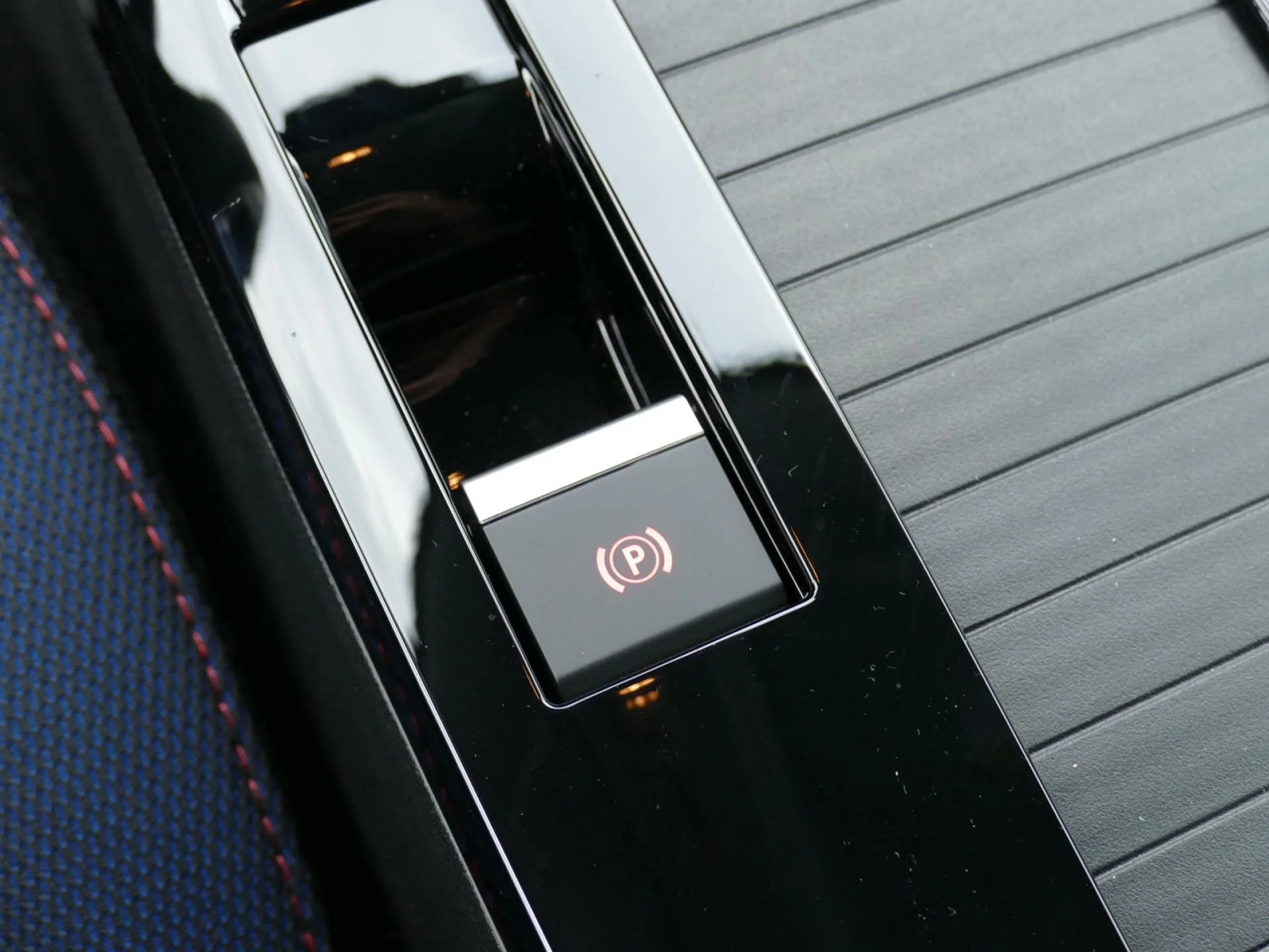CITROEN C4 - Miniature 20 sur 32 - Cliquer pour voir cette photo