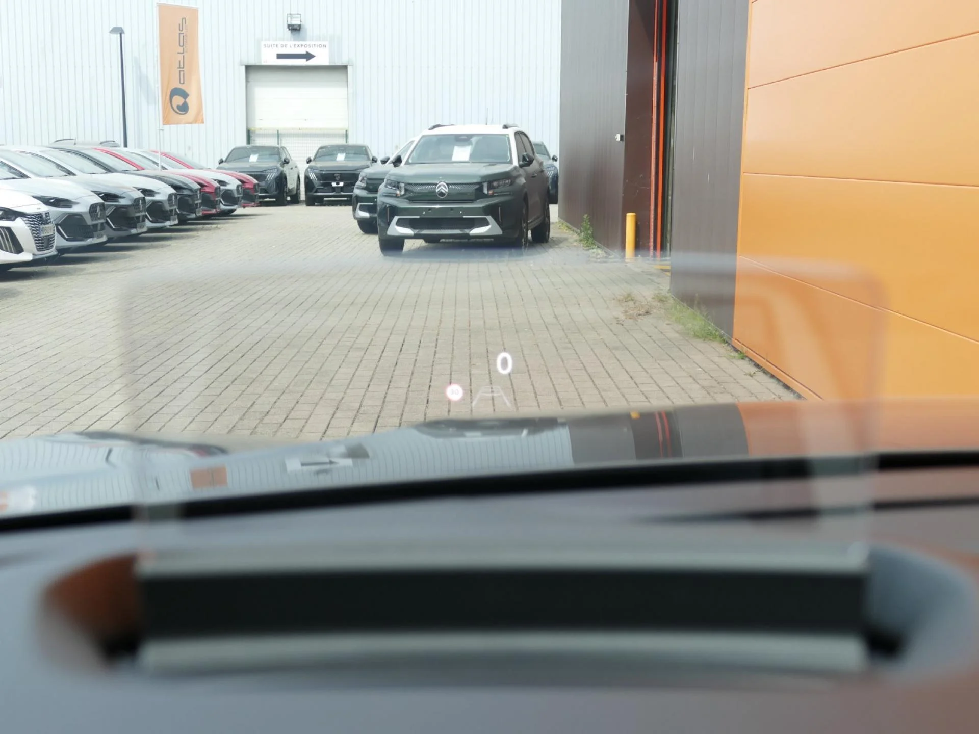 CITROEN C4 - Miniature 16 sur 32 - Cliquer pour voir cette photo