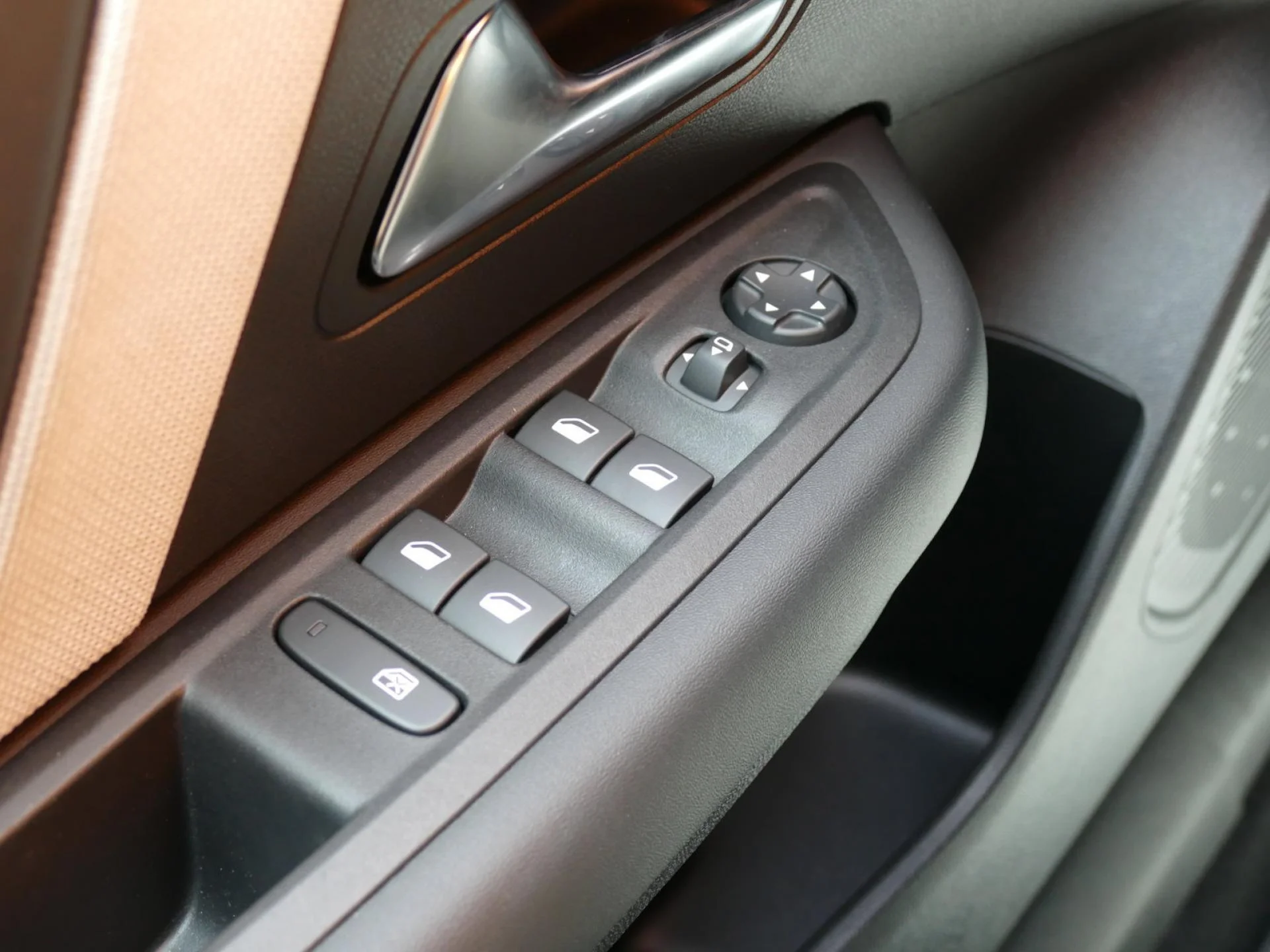 CITROEN C4 - Miniature 25 sur 32 - Cliquer pour voir cette photo