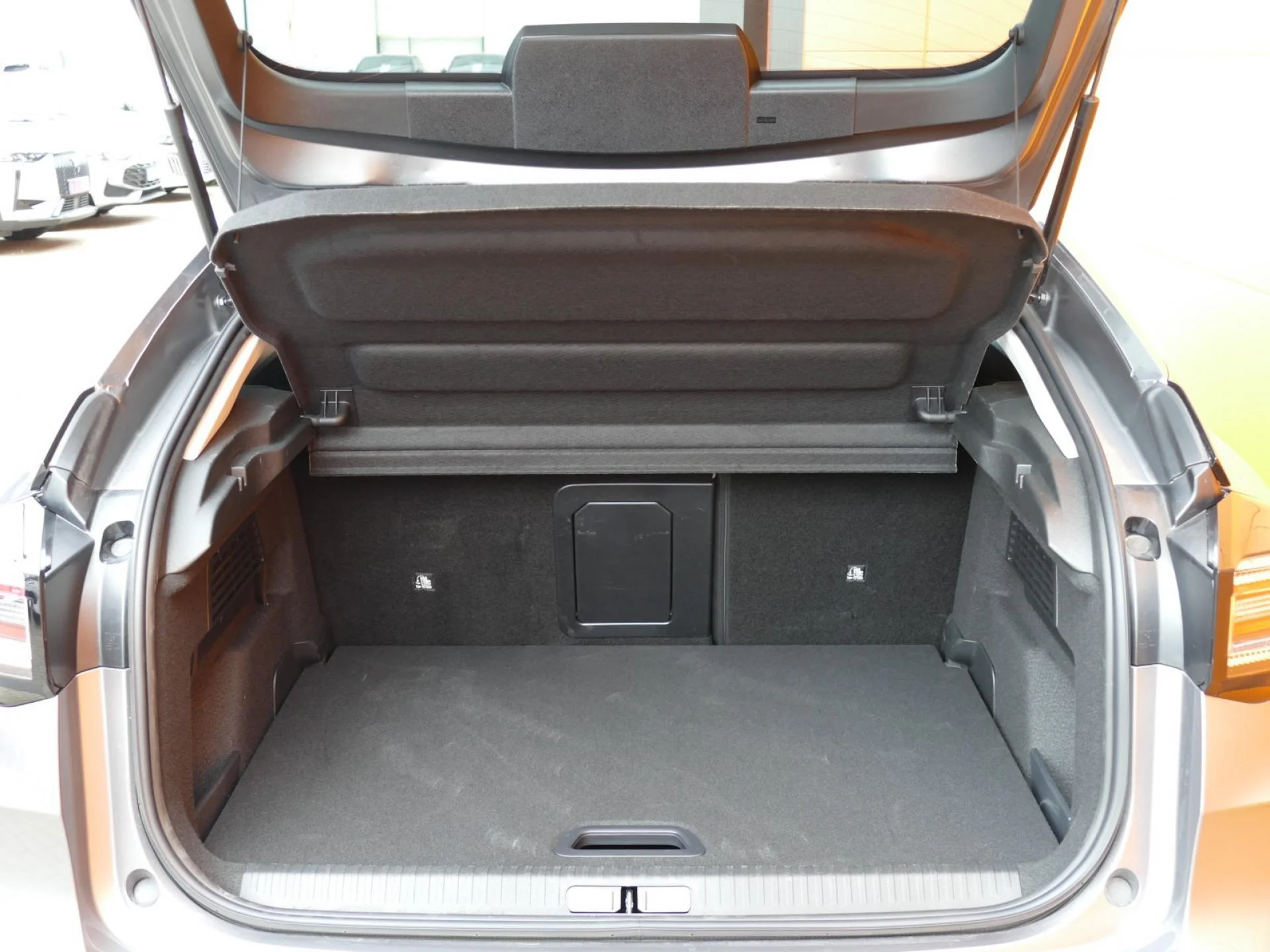 CITROEN C4 - Miniature 8 sur 32 - Cliquer pour voir cette photo
