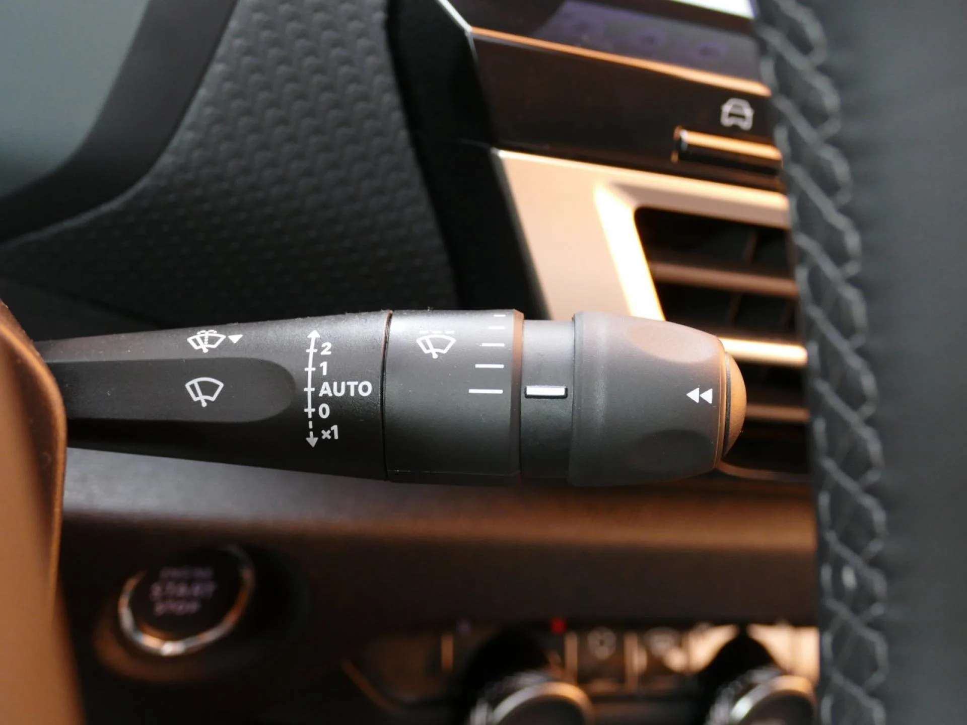 CITROEN C4 - Miniature 27 sur 32 - Cliquer pour voir cette photo