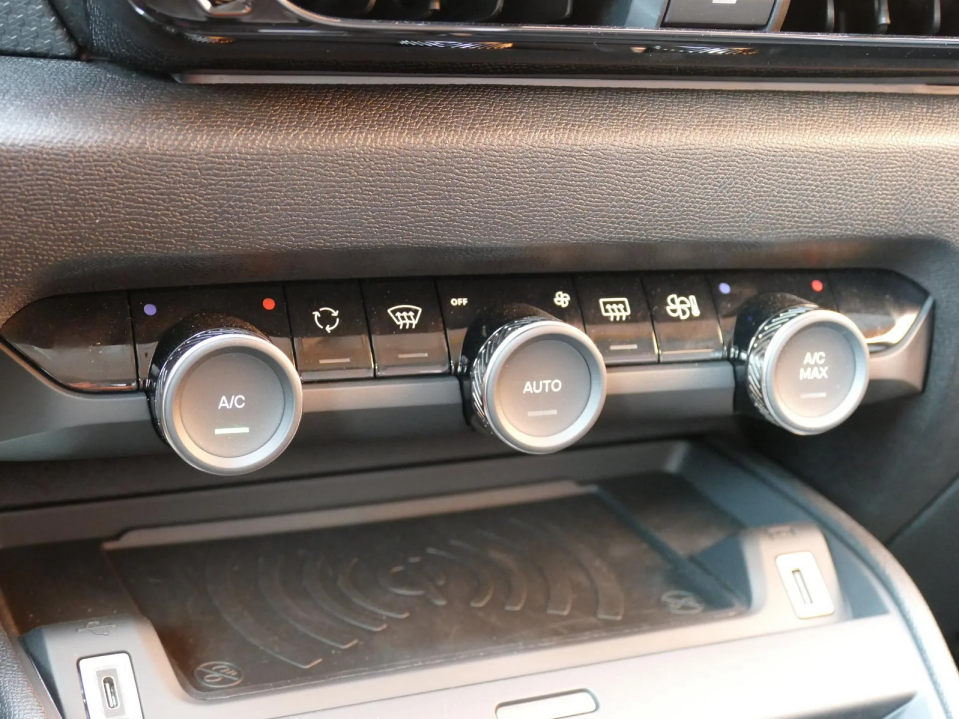 CITROEN C4 - Miniature 14 sur 32 - Cliquer pour voir cette photo
