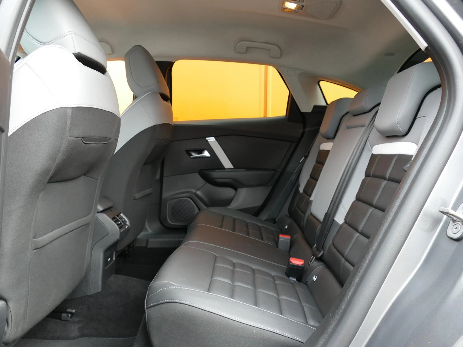 CITROEN C4 - Miniature 7 sur 32 - Cliquer pour voir cette photo