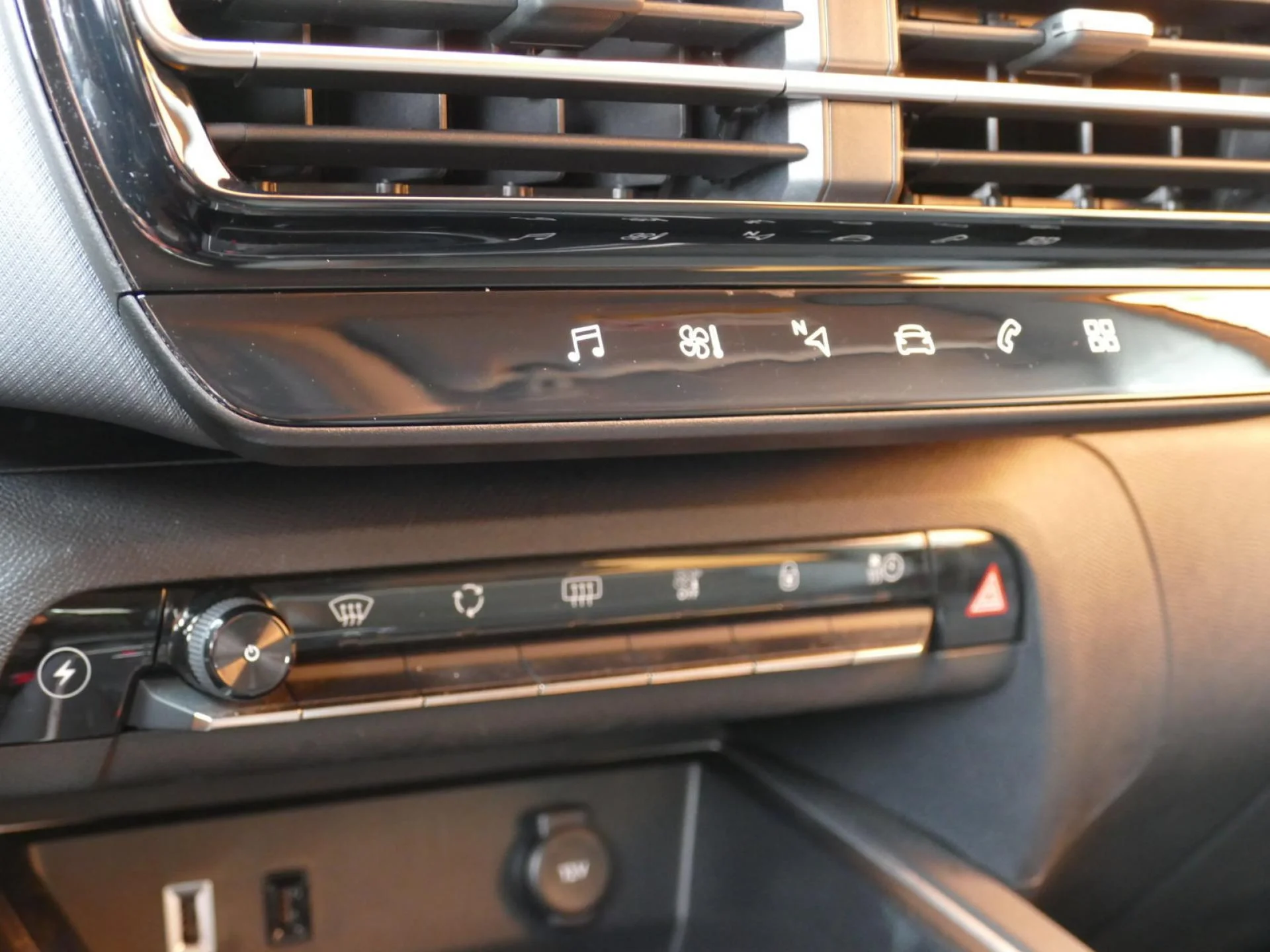 CITROEN C5 AIRCROSS - Miniature 16 sur 32 - Cliquer pour voir cette photo