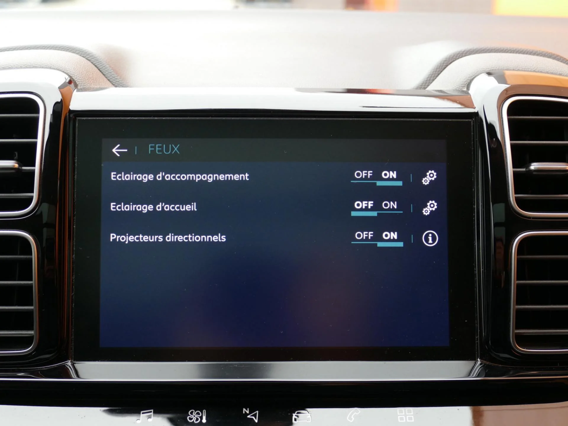 CITROEN C5 AIRCROSS - Miniature 13 sur 32 - Cliquer pour voir cette photo