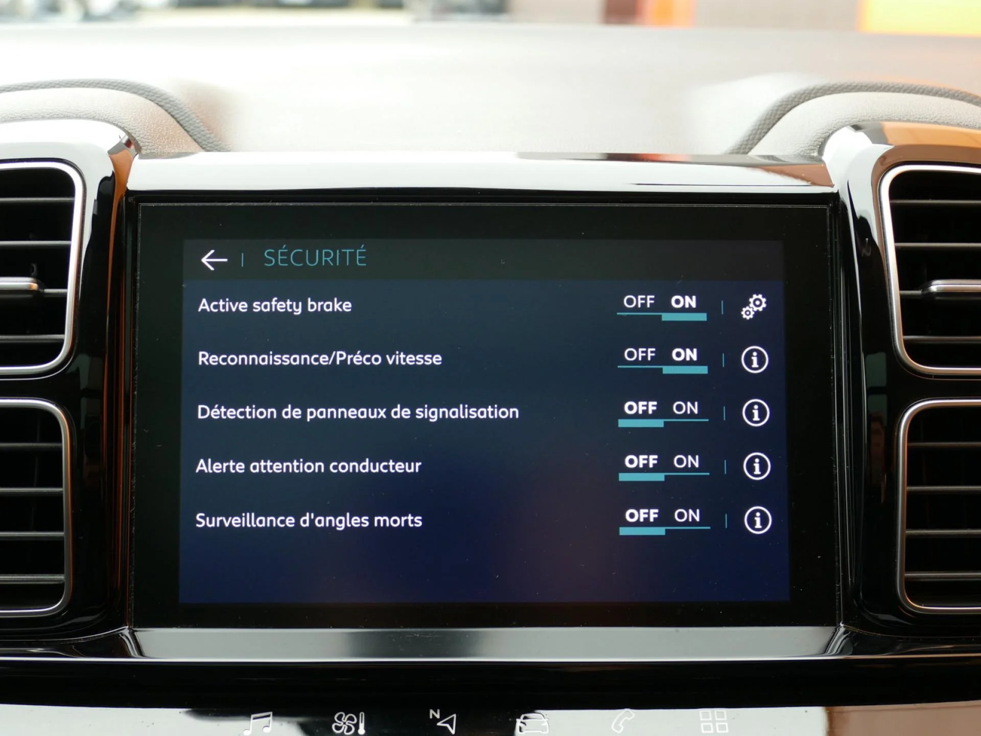 CITROEN C5 AIRCROSS - Miniature 11 sur 32 - Cliquer pour voir cette photo