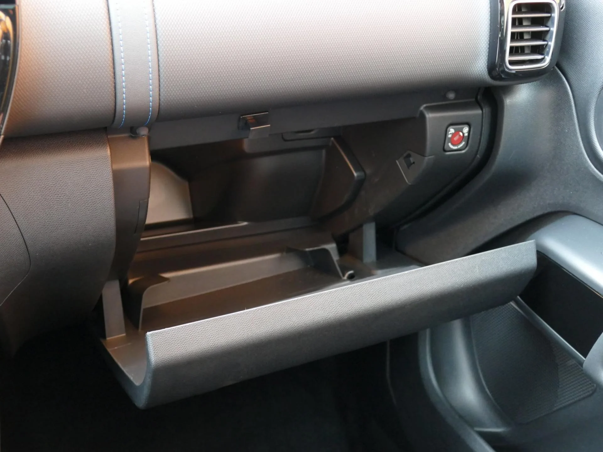 CITROEN C5 AIRCROSS - Miniature 25 sur 34 - Cliquer pour voir cette photo