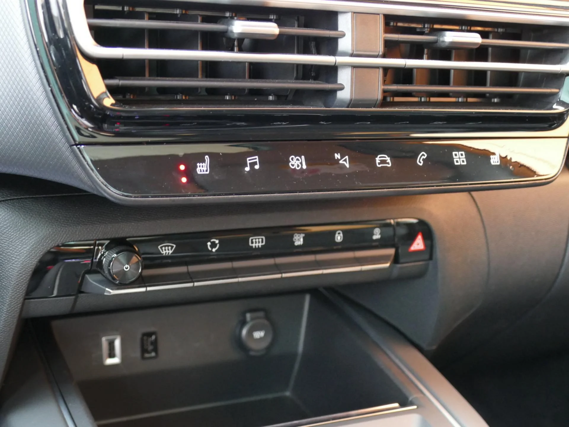 CITROEN C5 AIRCROSS - Miniature 17 sur 34 - Cliquer pour voir cette photo