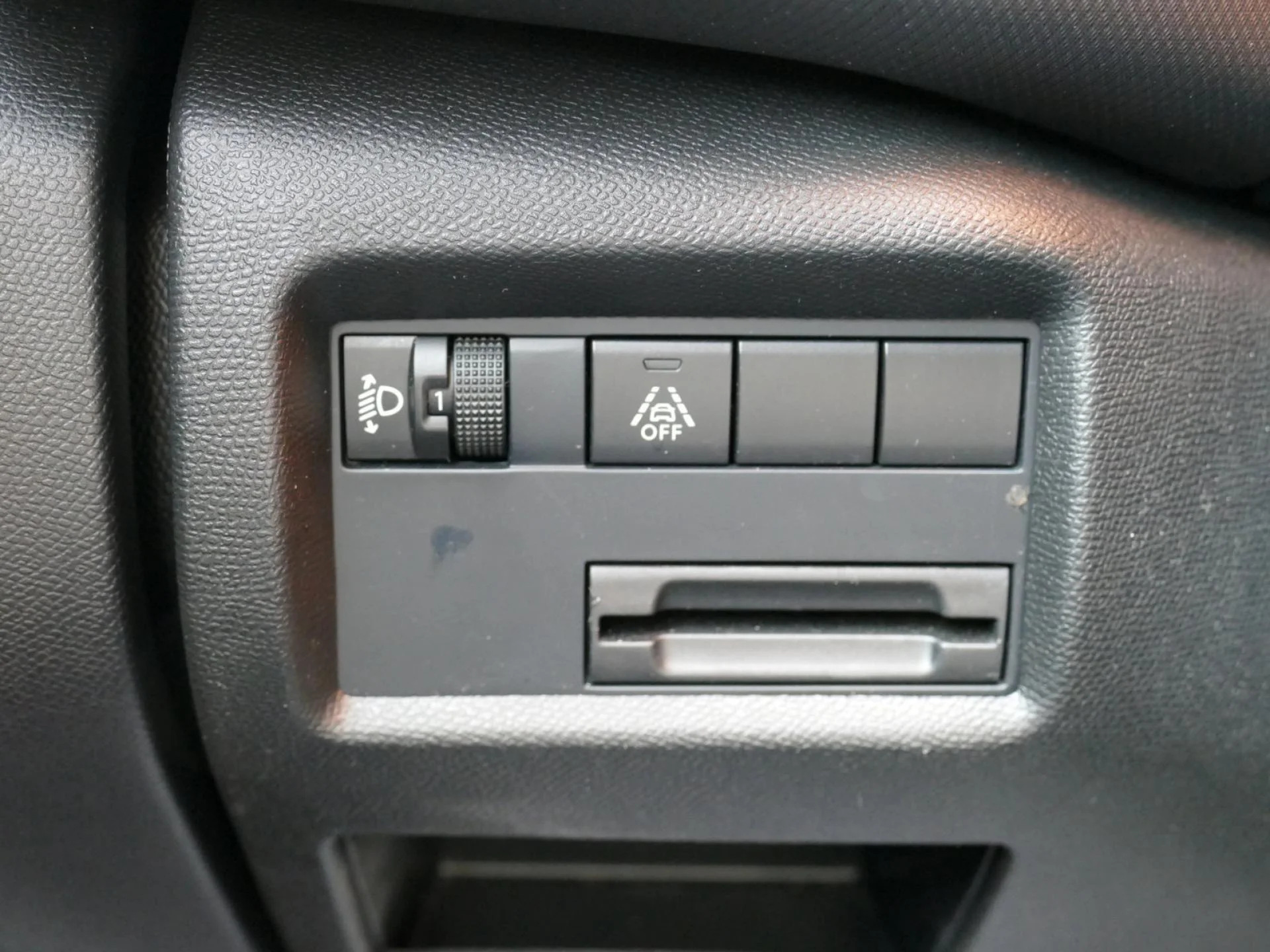 CITROEN C5 AIRCROSS - Miniature 16 sur 22 - Cliquer pour voir cette photo