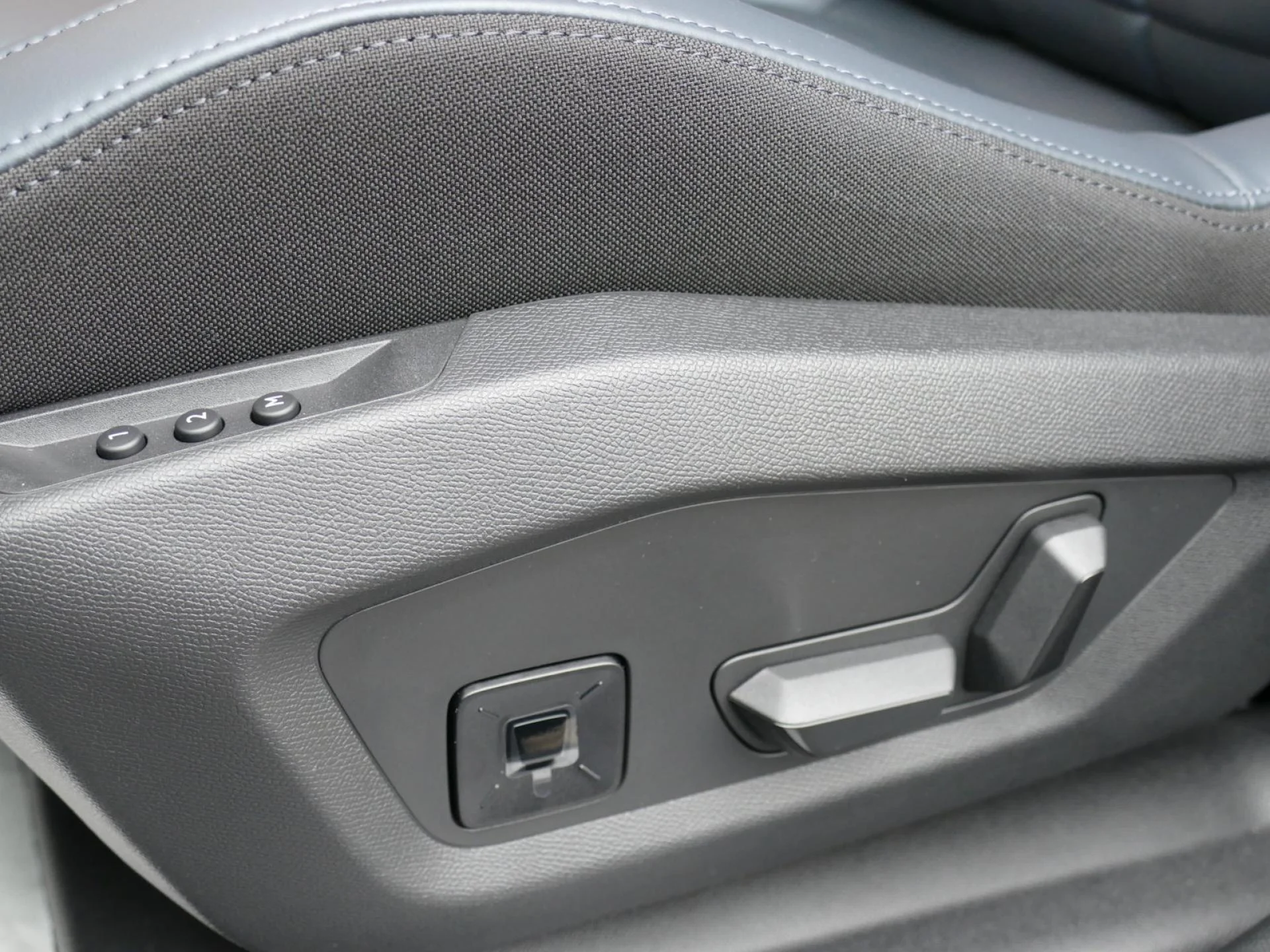 CITROEN C5 AIRCROSS - Miniature 20 sur 36 - Cliquer pour voir cette photo