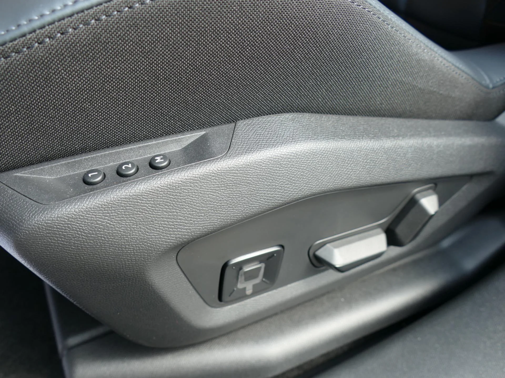 CITROEN C5 AIRCROSS - Miniature 21 sur 33 - Cliquer pour voir cette photo