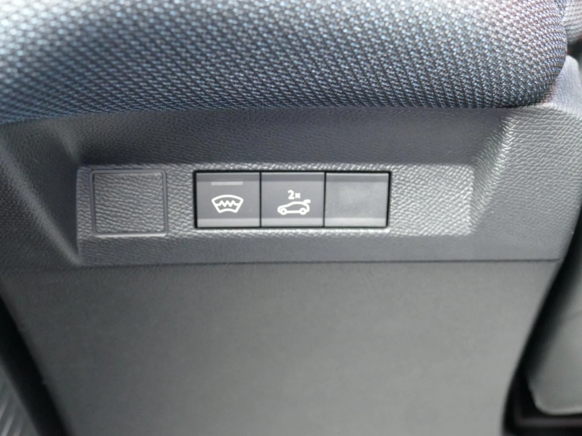 CITROEN C5 AIRCROSS - Miniature 24 sur 37 - Cliquer pour voir cette photo