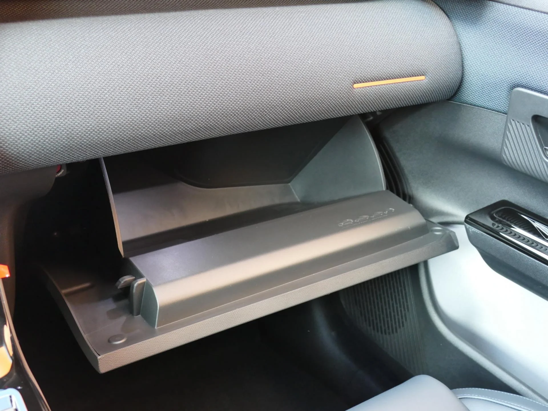 CITROEN C5 AIRCROSS - Miniature 28 sur 31 - Cliquer pour voir cette photo
