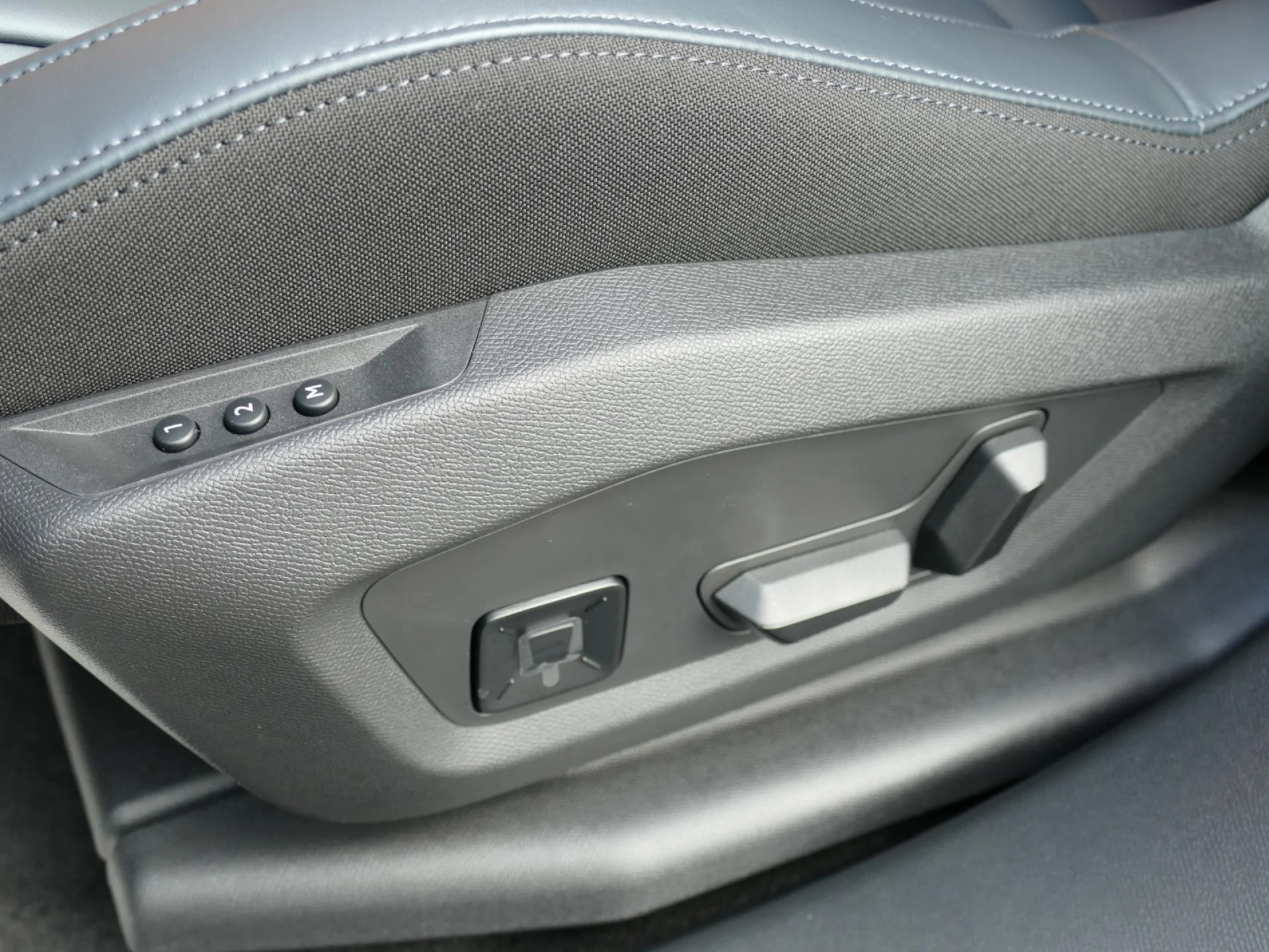 CITROEN C5 AIRCROSS - Miniature 21 sur 31 - Cliquer pour voir cette photo