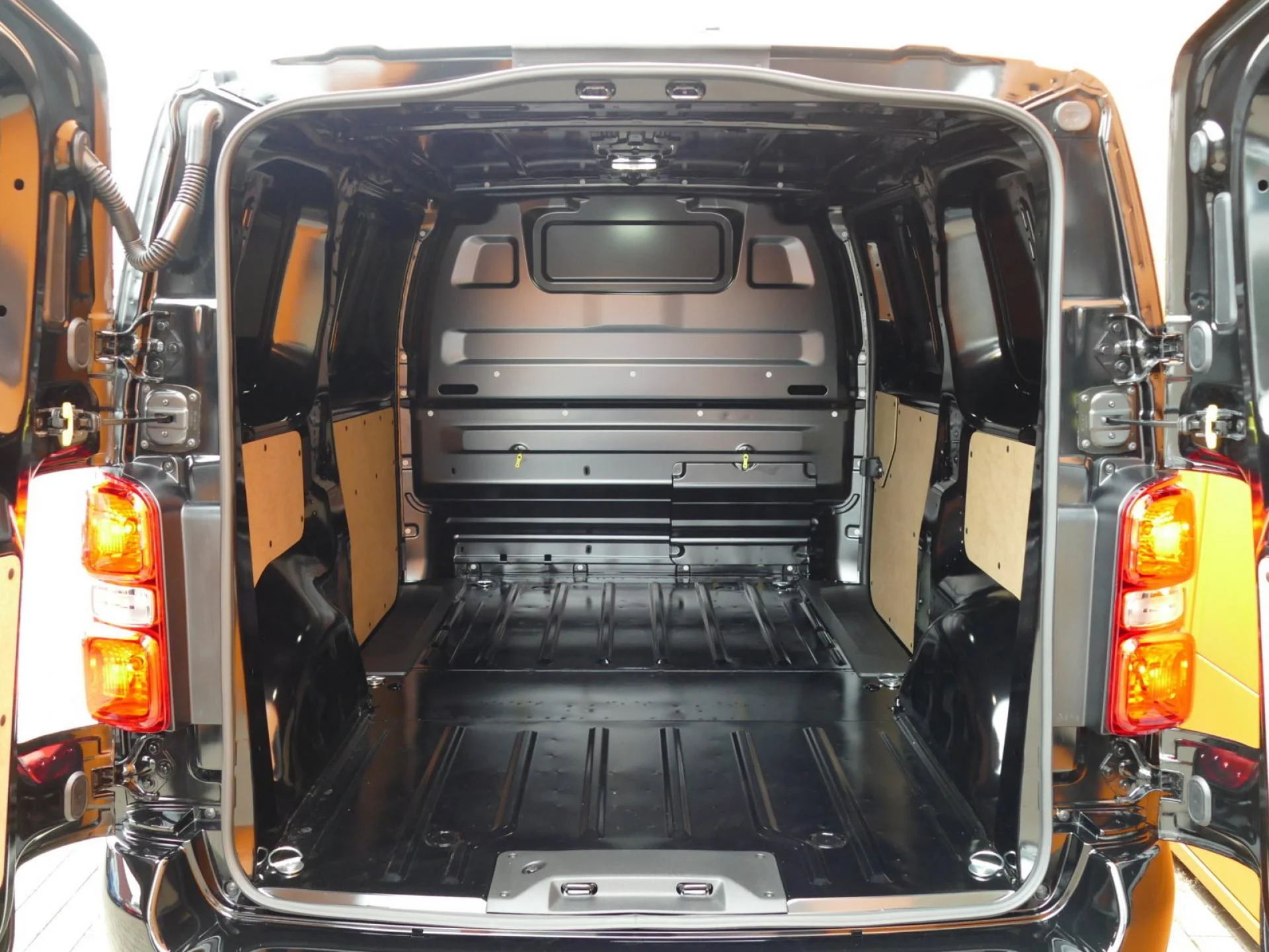 CITROEN JUMPY - Miniature 8 sur 32 - Cliquer pour voir cette photo
