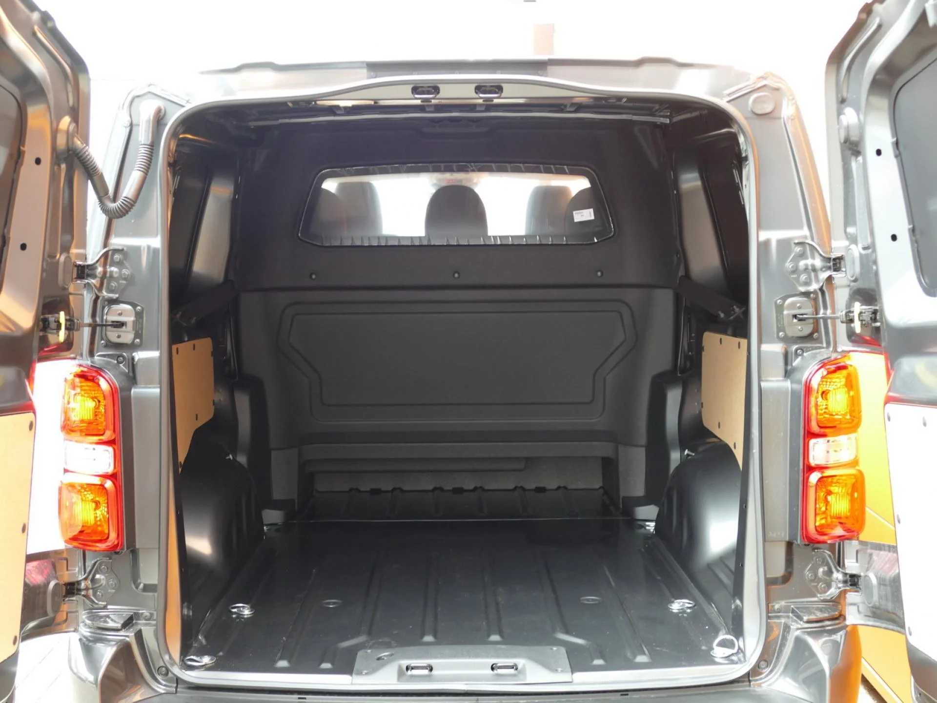 CITROEN JUMPY - Miniature 9 sur 37 - Cliquer pour voir cette photo