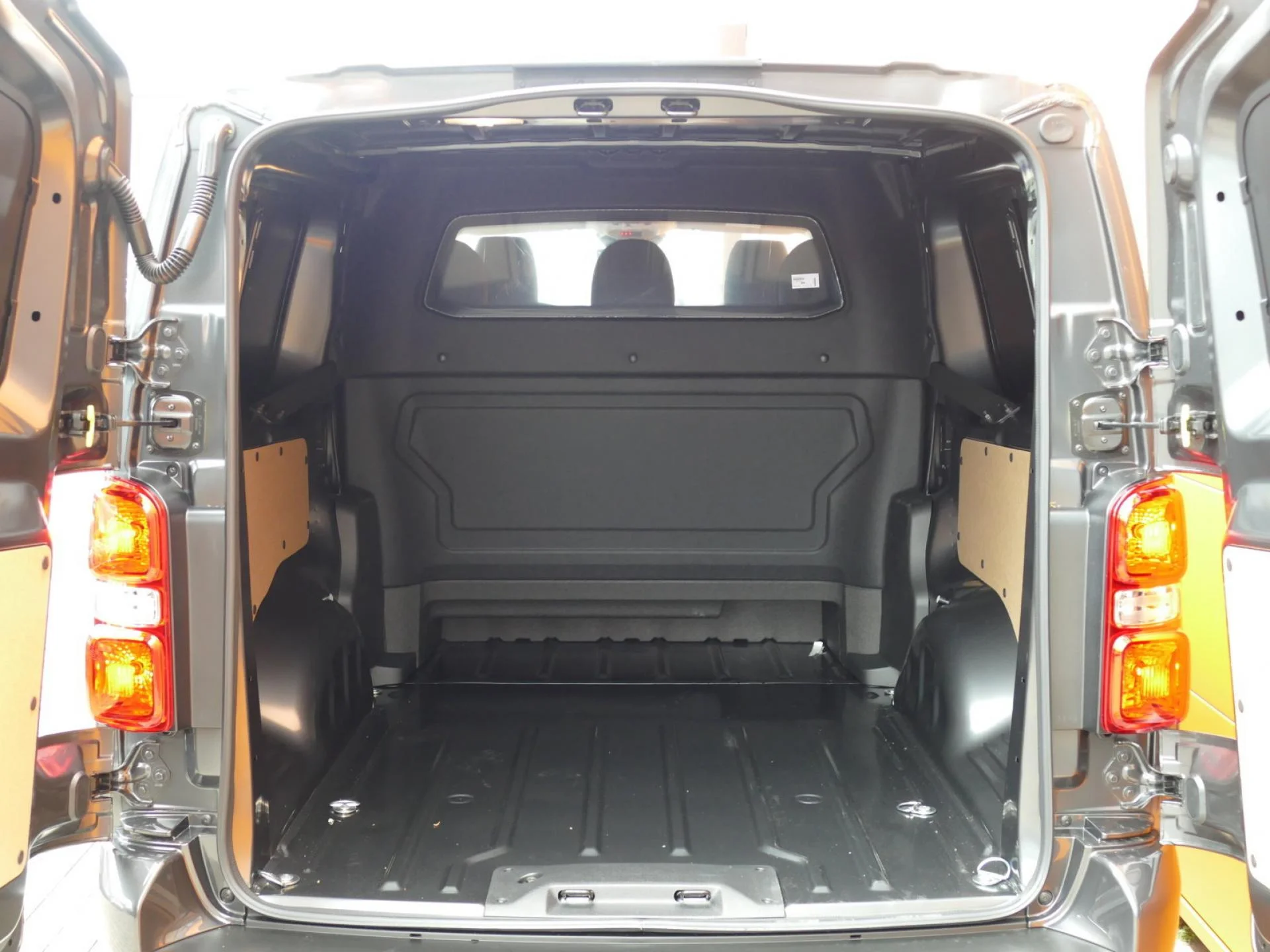 CITROEN JUMPY - Miniature 11 sur 23 - Cliquer pour voir cette photo