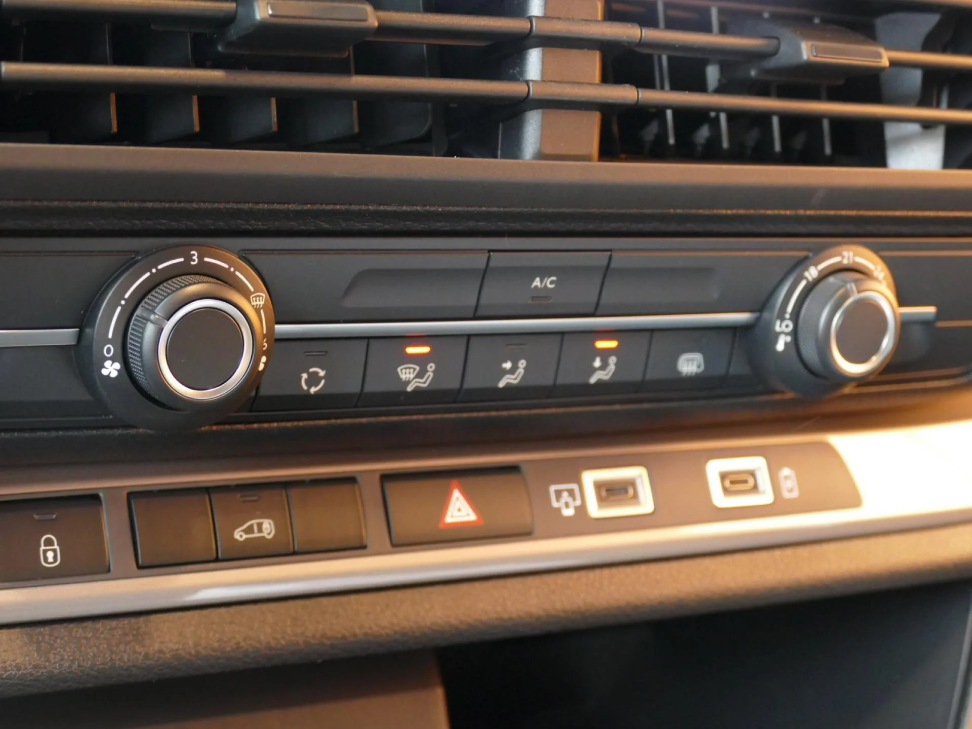 CITROEN JUMPY - Miniature 14 sur 33 - Cliquer pour voir cette photo