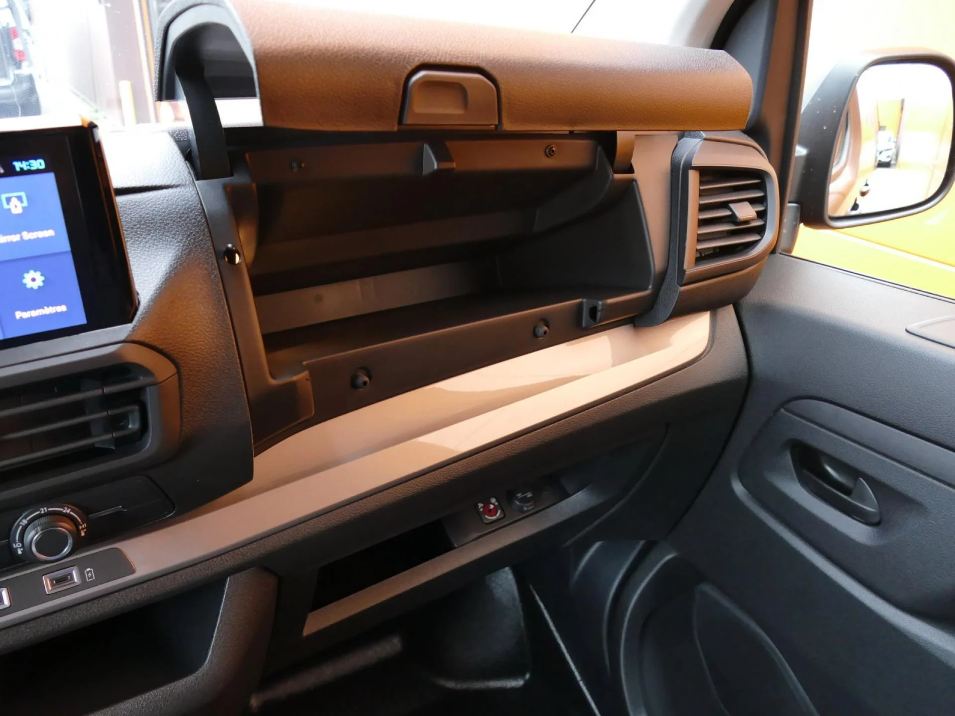 CITROEN JUMPY - Miniature 19 sur 34 - Cliquer pour voir cette photo