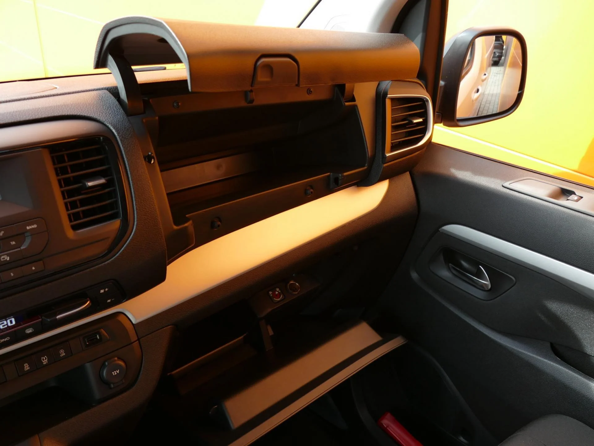 CITROEN JUMPY - Miniature 21 sur 32 - Cliquer pour voir cette photo