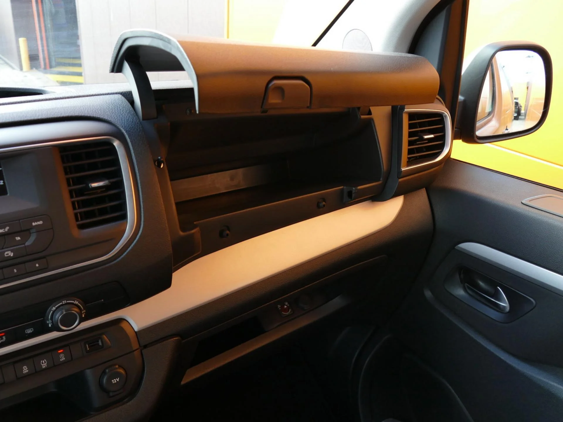 CITROEN SPACETOURER - Miniature 19 sur 32 - Cliquer pour voir cette photo