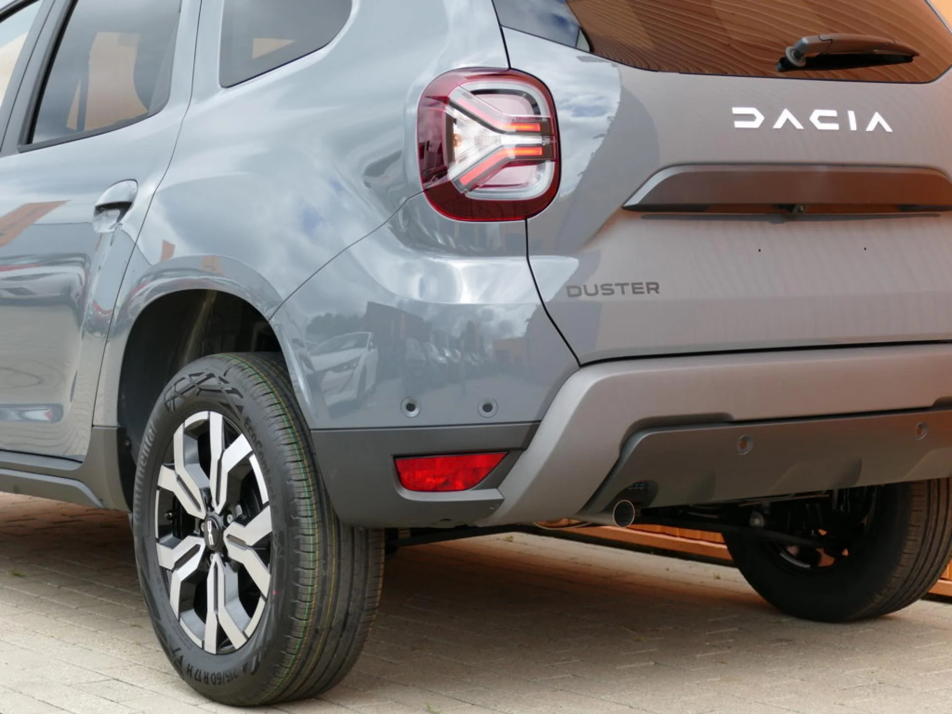 DACIA DUSTER - Miniature 16 sur 17 - Cliquer pour voir cette photo