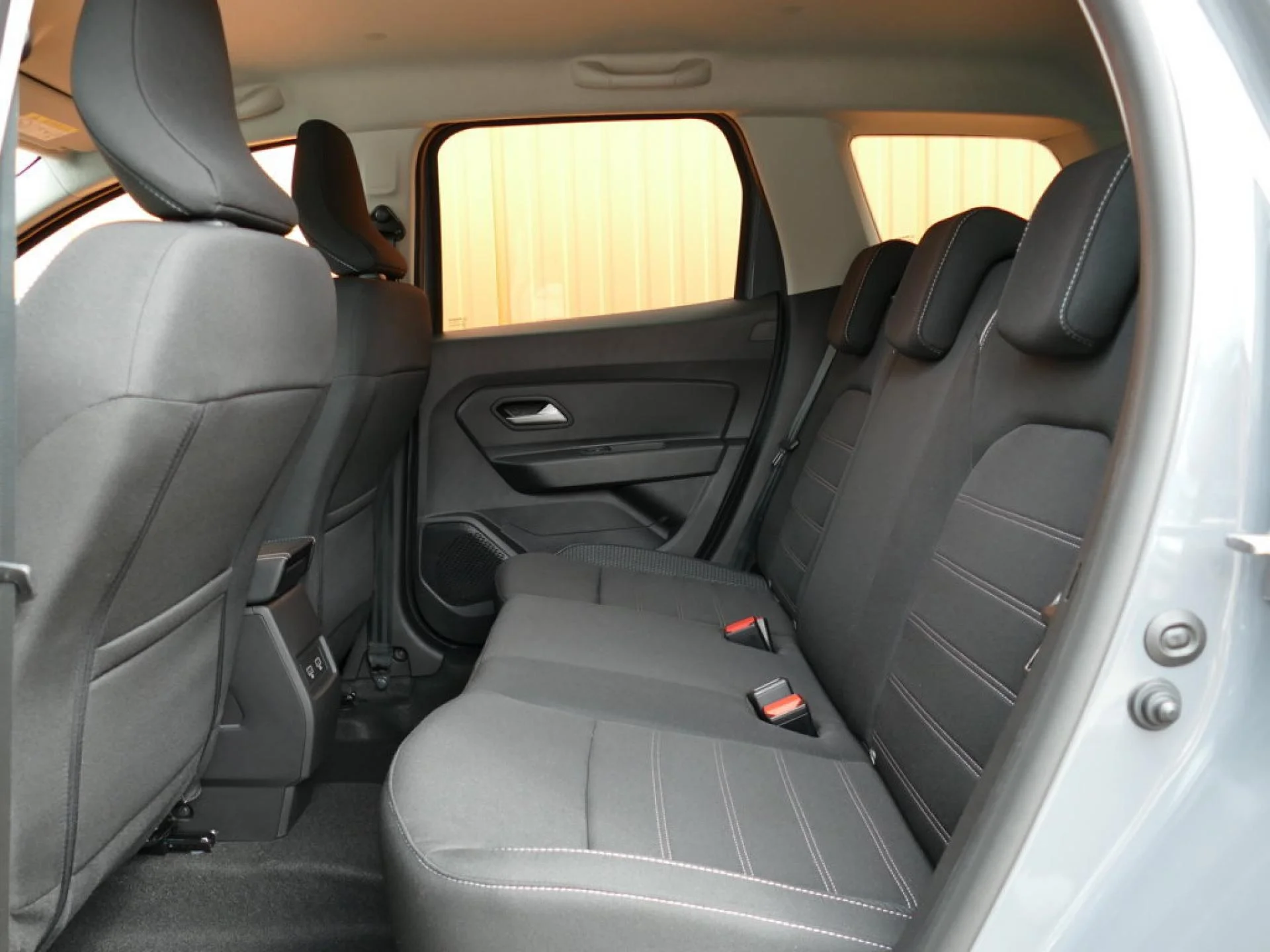 DACIA DUSTER - Miniature 5 sur 17 - Cliquer pour voir cette photo