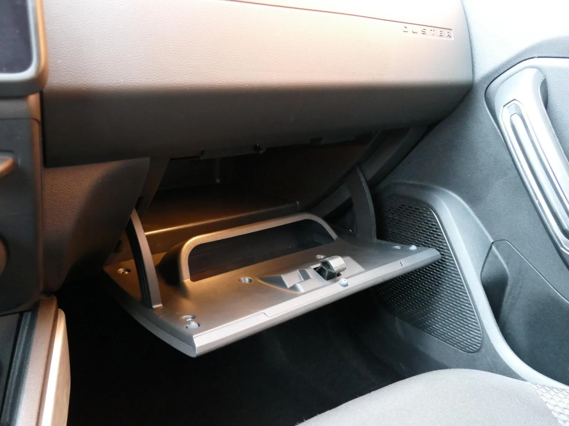 DACIA DUSTER - Miniature 22 sur 33 - Cliquer pour voir cette photo