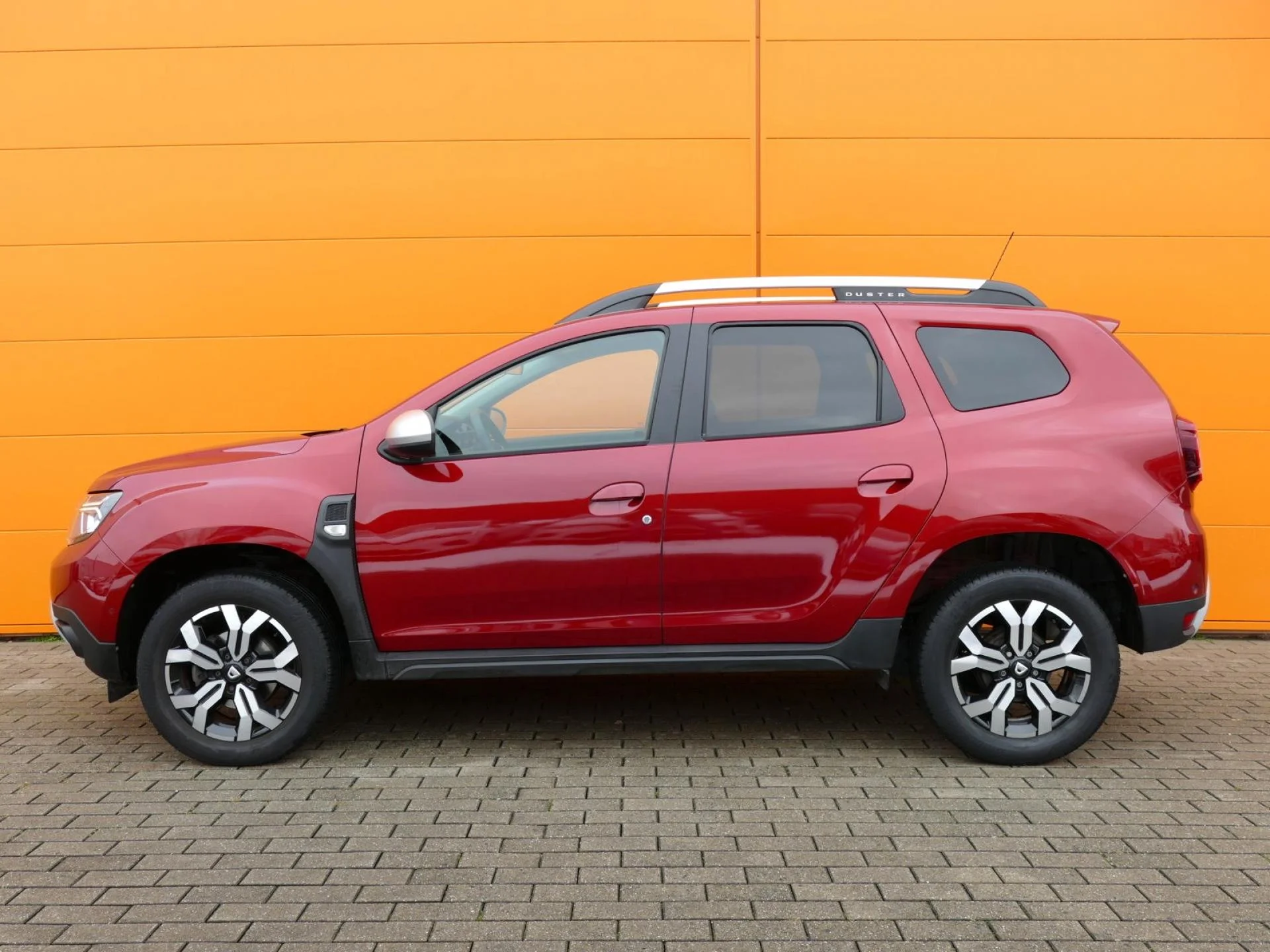 DACIA DUSTER - Miniature 3 sur 33 - Cliquer pour voir cette photo