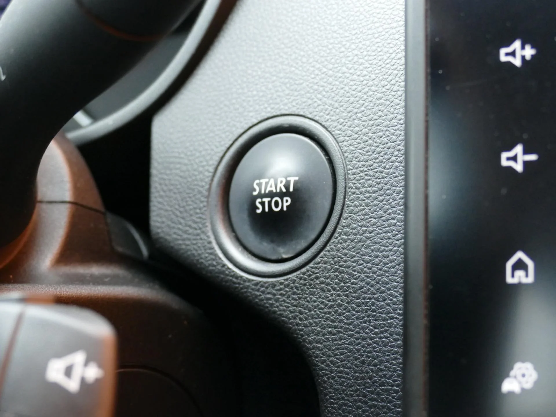 DACIA DUSTER - Miniature 21 sur 33 - Cliquer pour voir cette photo