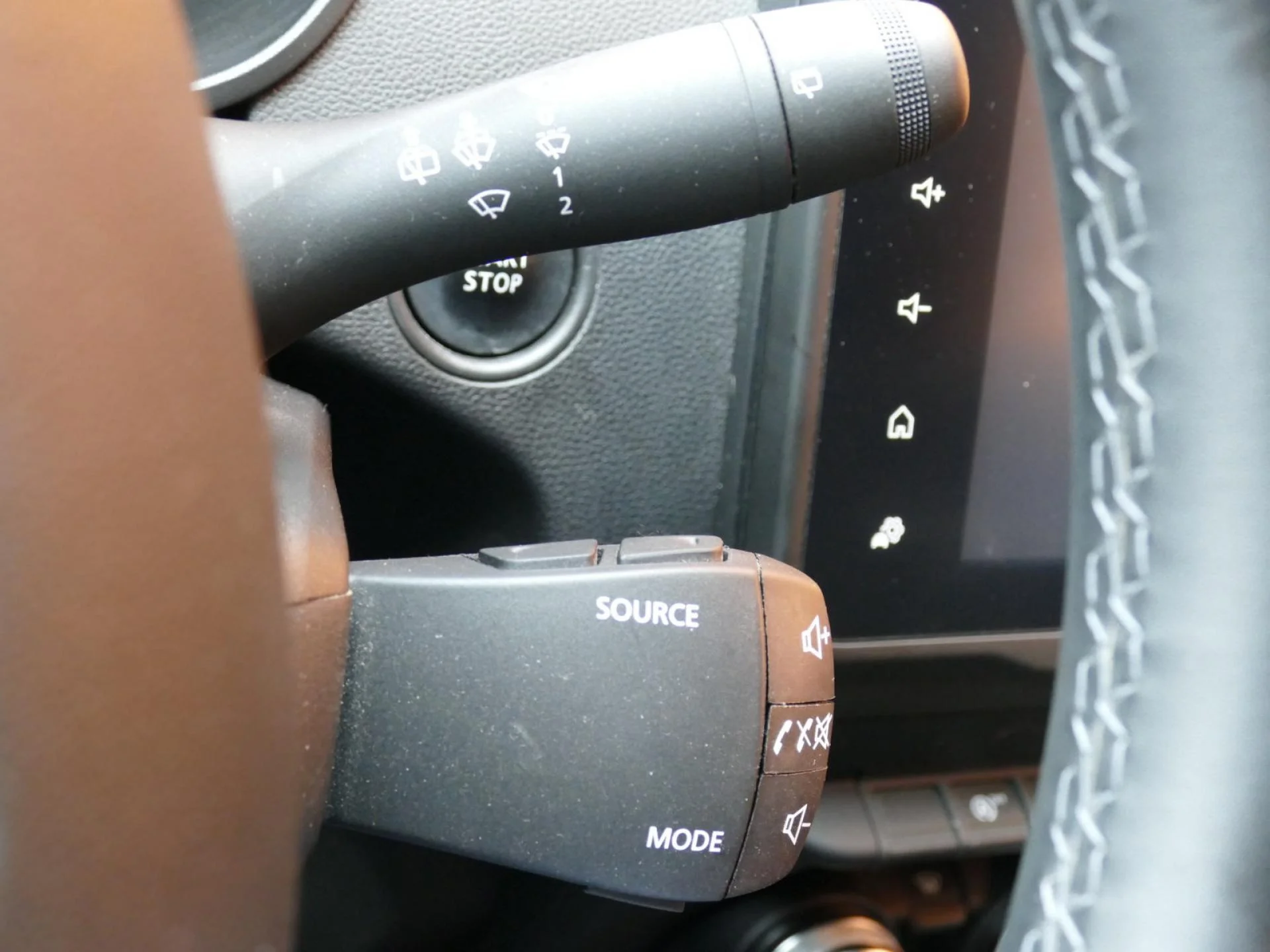DACIA DUSTER - Miniature 25 sur 33 - Cliquer pour voir cette photo