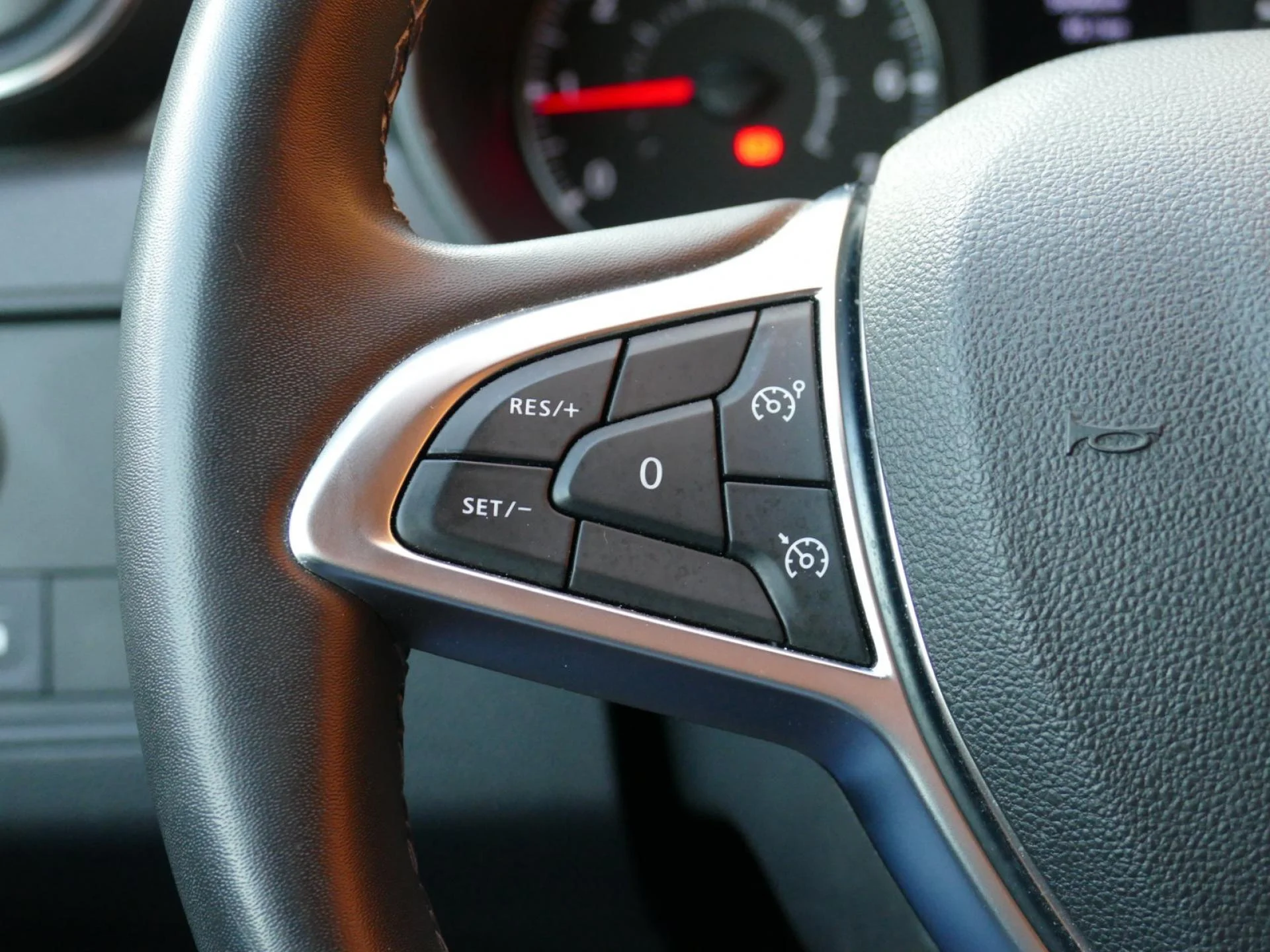 DACIA DUSTER - Miniature 10 sur 25 - Cliquer pour voir cette photo