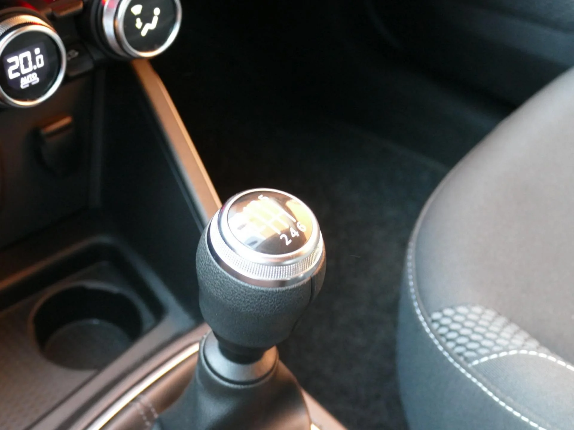 DACIA DUSTER - Miniature 12 sur 25 - Cliquer pour voir cette photo