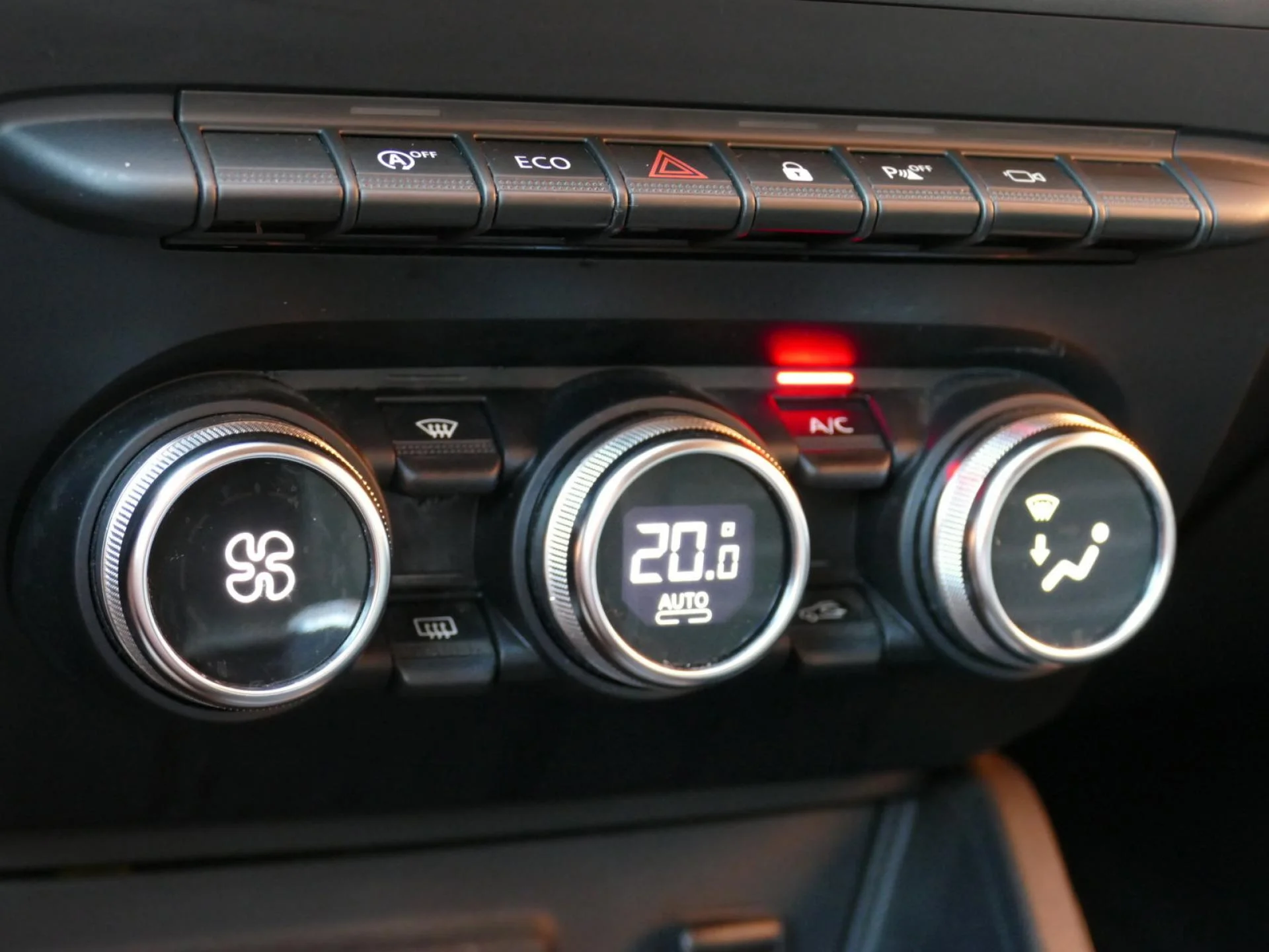 DACIA DUSTER - Miniature 8 sur 25 - Cliquer pour voir cette photo