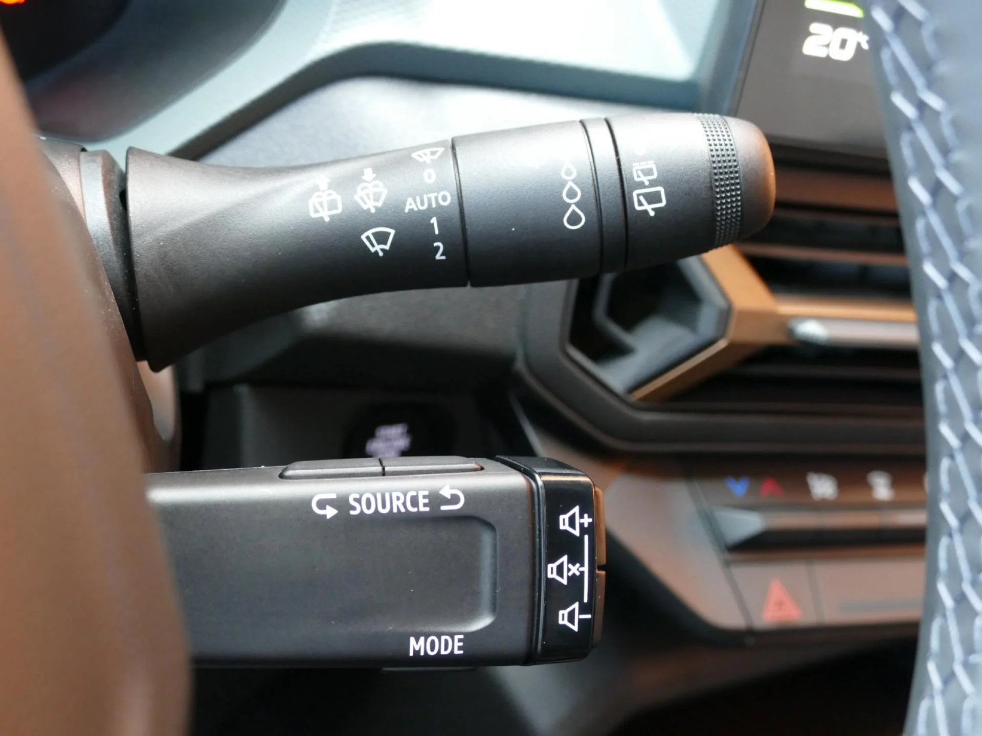 DACIA DUSTER - Miniature 20 sur 32 - Cliquer pour voir cette photo