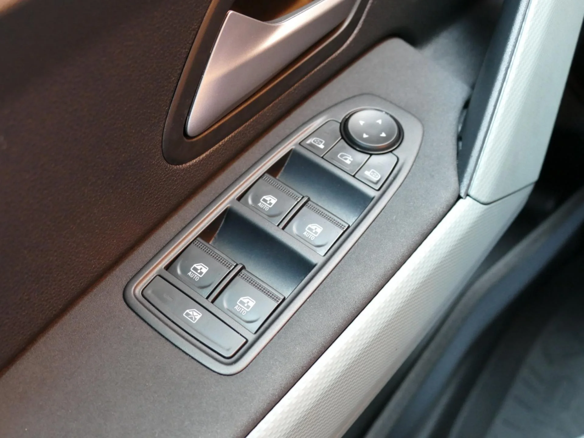 DACIA DUSTER - Miniature 17 sur 32 - Cliquer pour voir cette photo