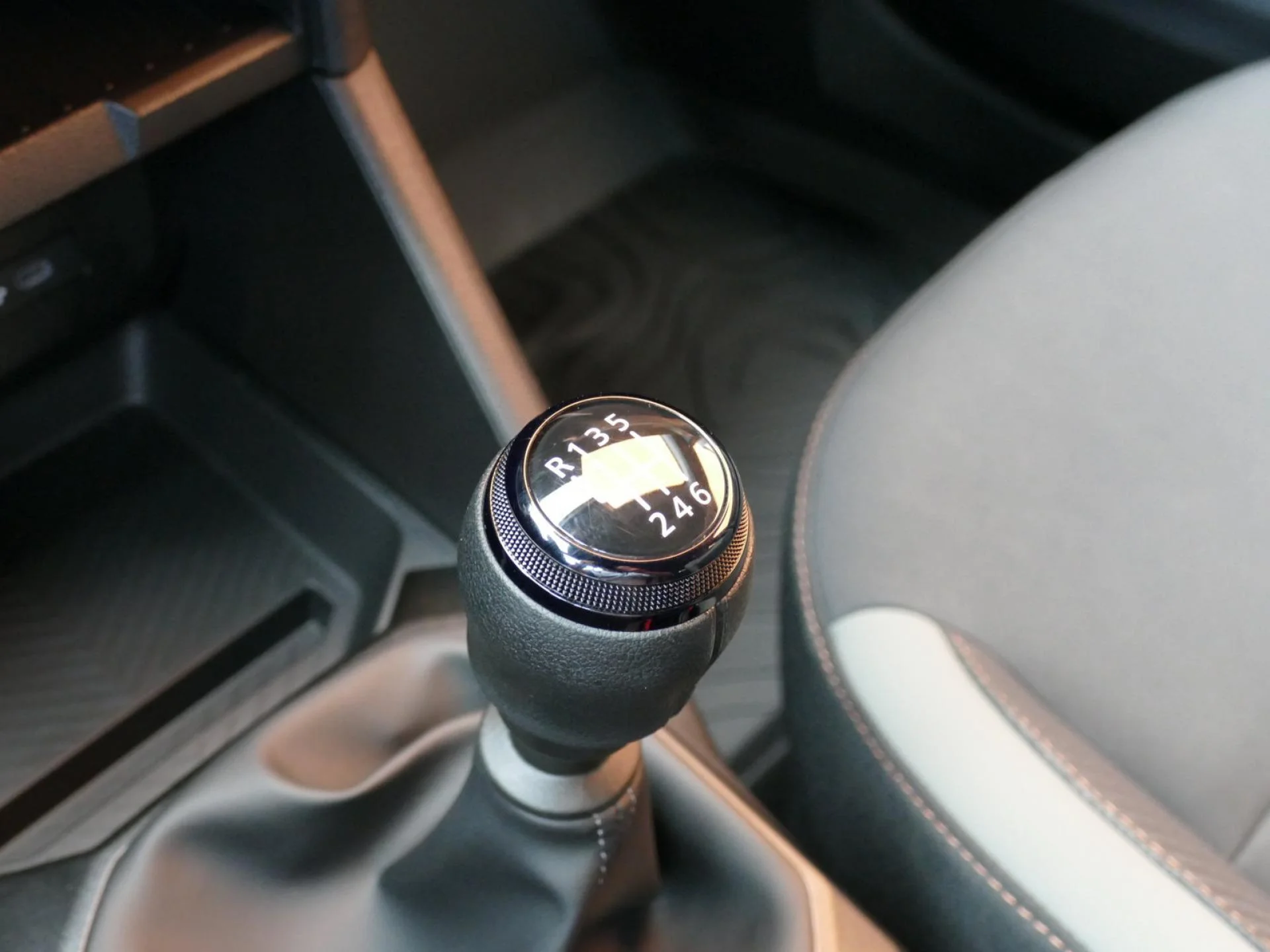 DACIA DUSTER - Miniature 18 sur 32 - Cliquer pour voir cette photo