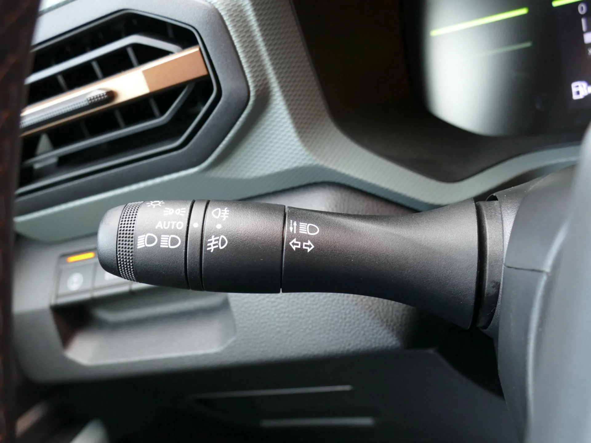 DACIA DUSTER - Miniature 19 sur 32 - Cliquer pour voir cette photo