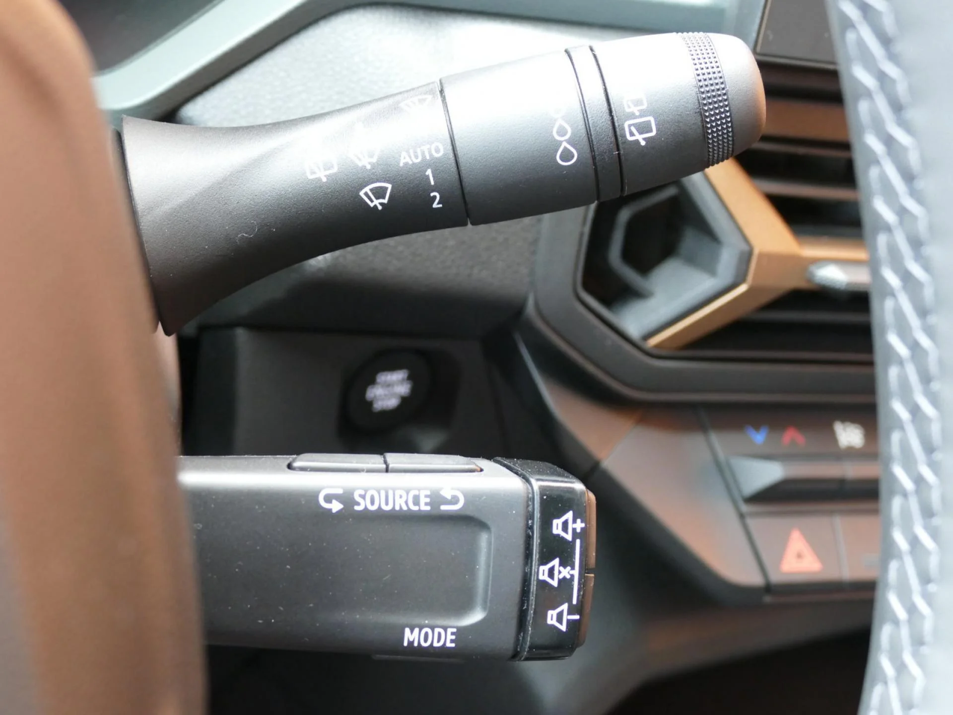 DACIA DUSTER - Miniature 24 sur 32 - Cliquer pour voir cette photo