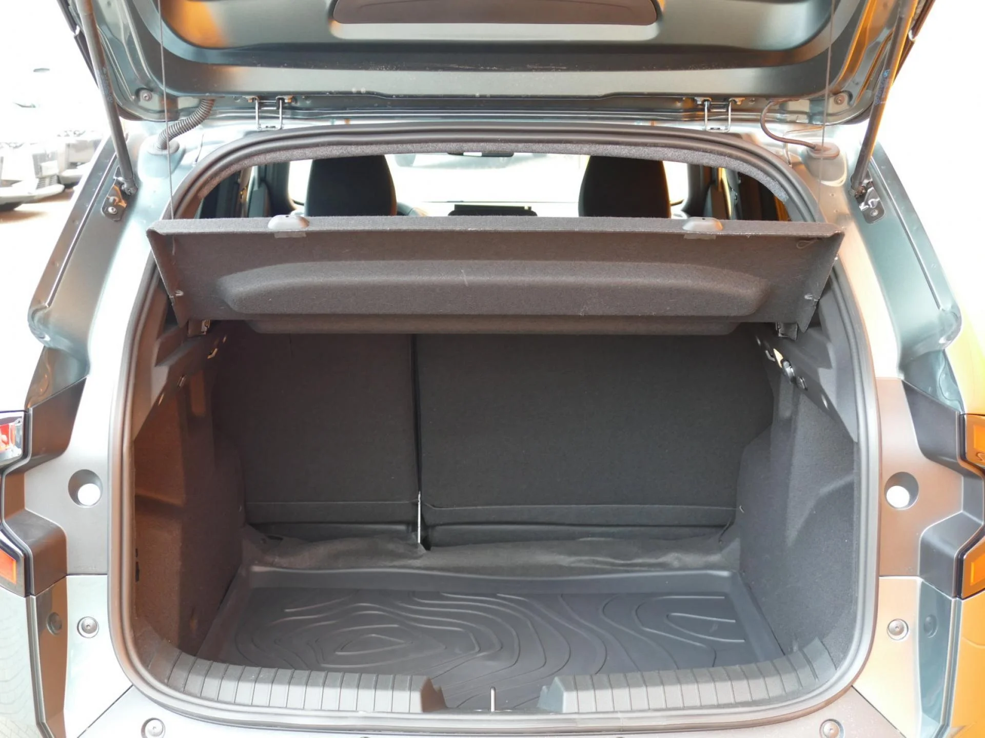 DACIA DUSTER - Miniature 8 sur 32 - Cliquer pour voir cette photo