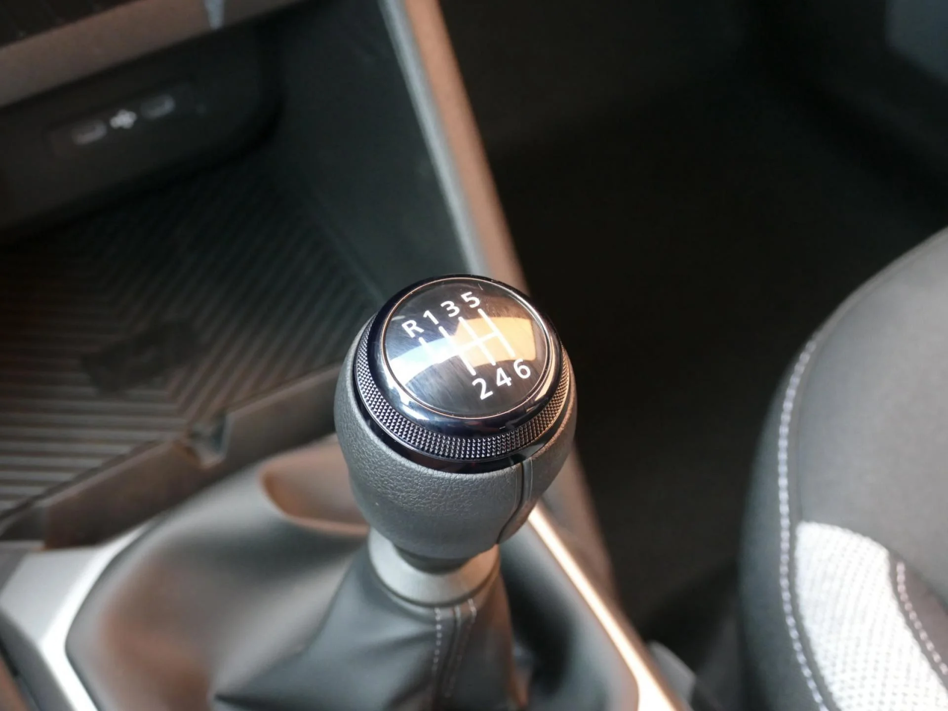 DACIA DUSTER - Miniature 20 sur 32 - Cliquer pour voir cette photo