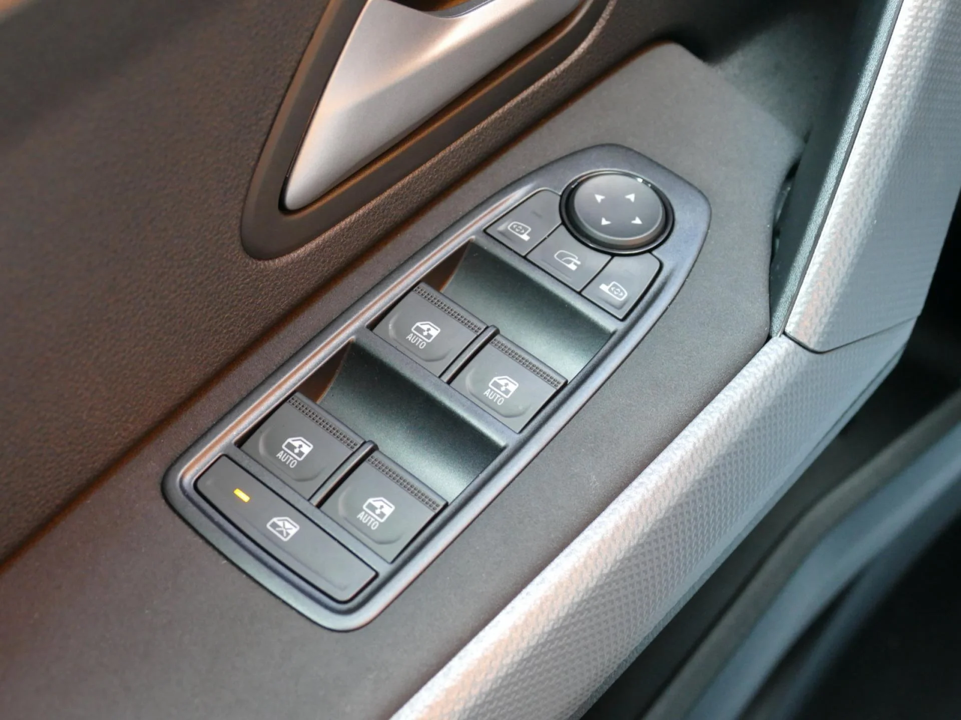 DACIA DUSTER - Miniature 22 sur 32 - Cliquer pour voir cette photo