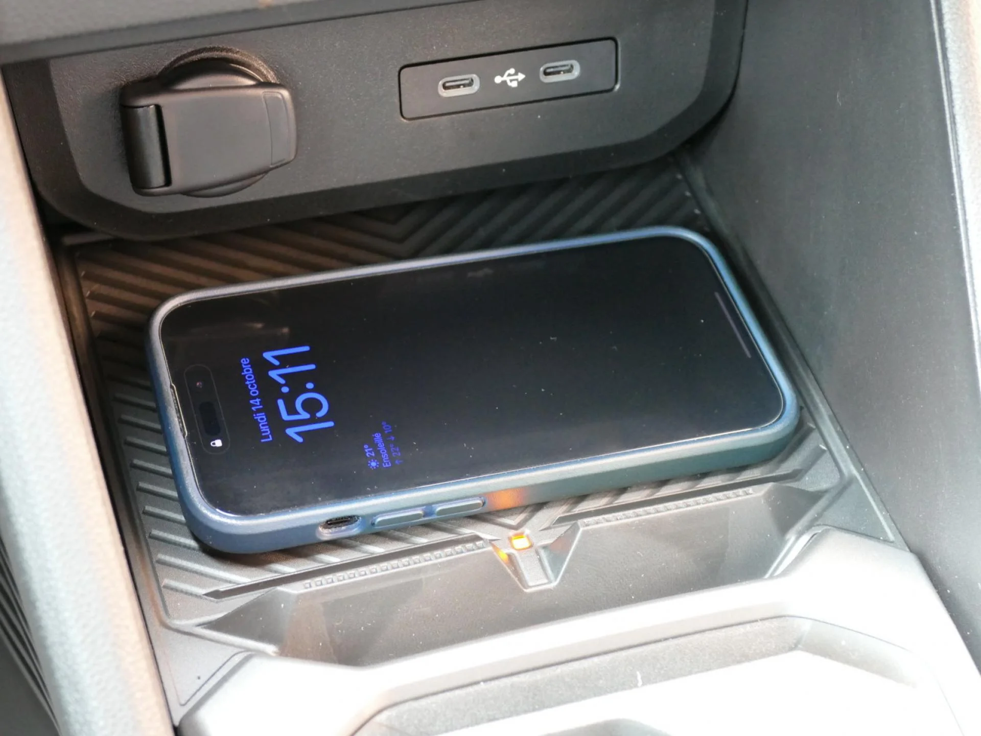 DACIA DUSTER - Miniature 14 sur 23 - Cliquer pour voir cette photo