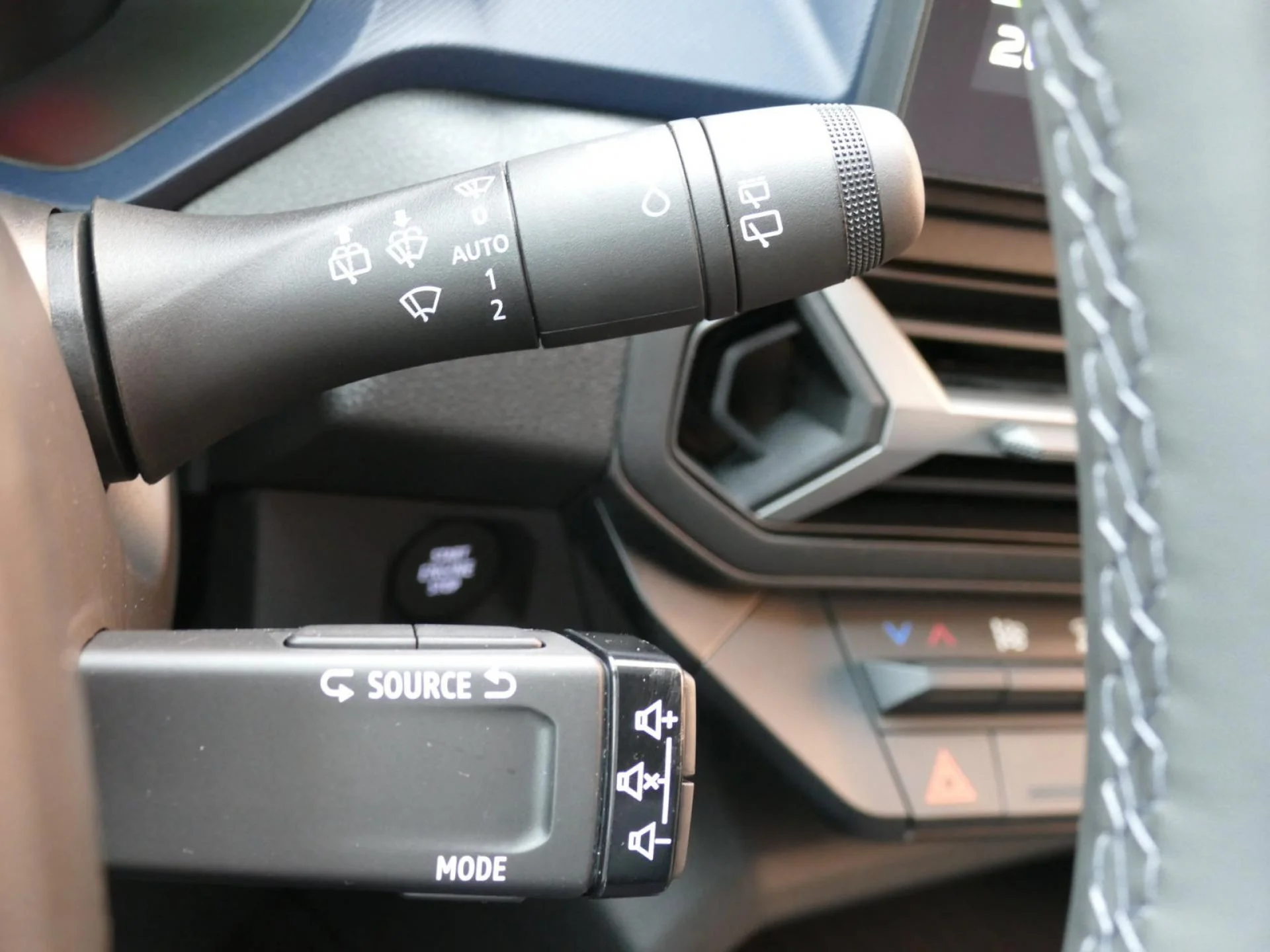 DACIA DUSTER - Miniature 20 sur 23 - Cliquer pour voir cette photo