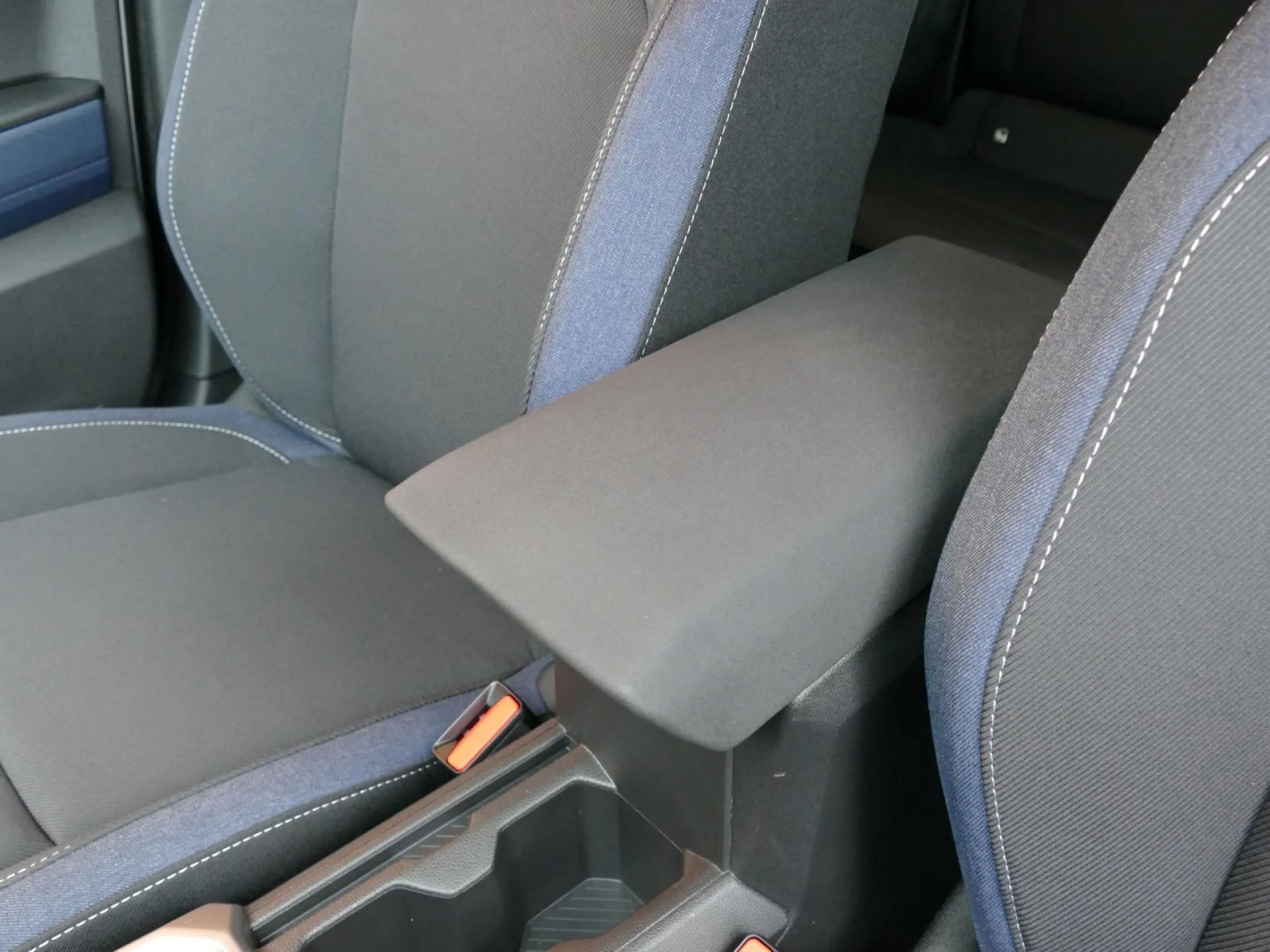 DACIA DUSTER - Miniature 21 sur 32 - Cliquer pour voir cette photo