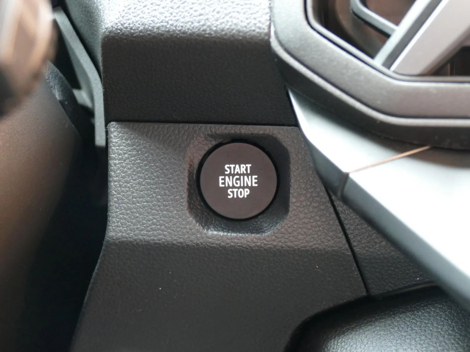 DACIA DUSTER - Miniature 15 sur 23 - Cliquer pour voir cette photo