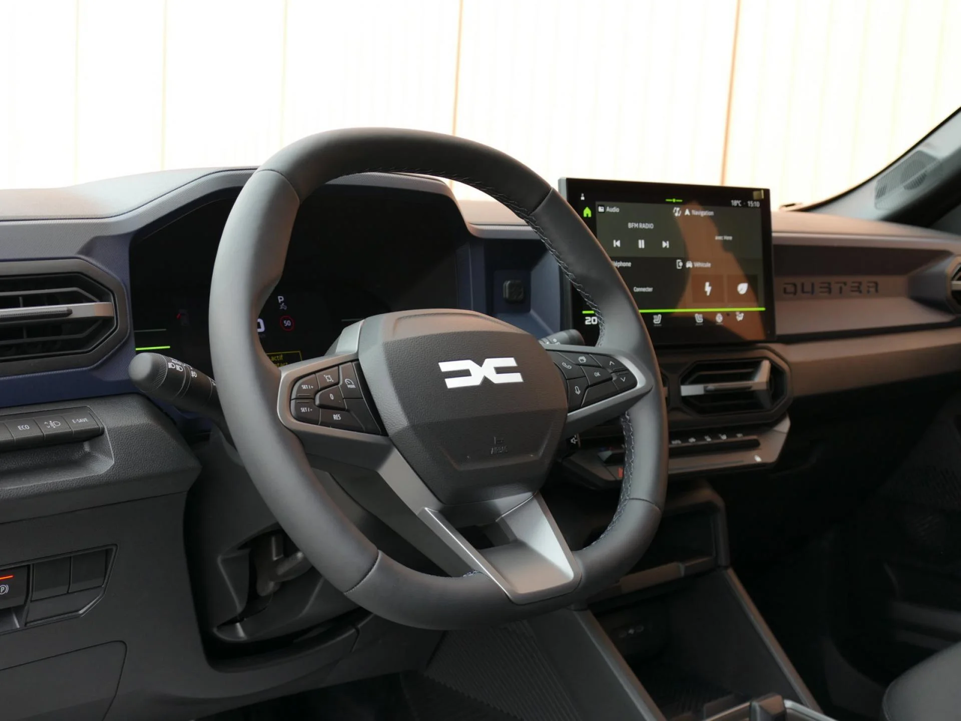 DACIA DUSTER - Miniature 10 sur 23 - Cliquer pour voir cette photo